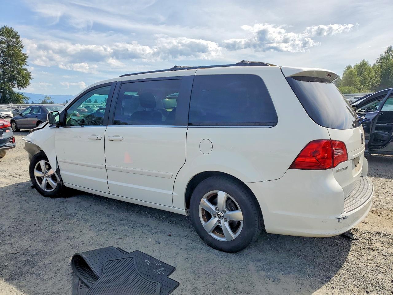 2009 Volkswagen Routan Se White vin: 2V8HW34189R558627