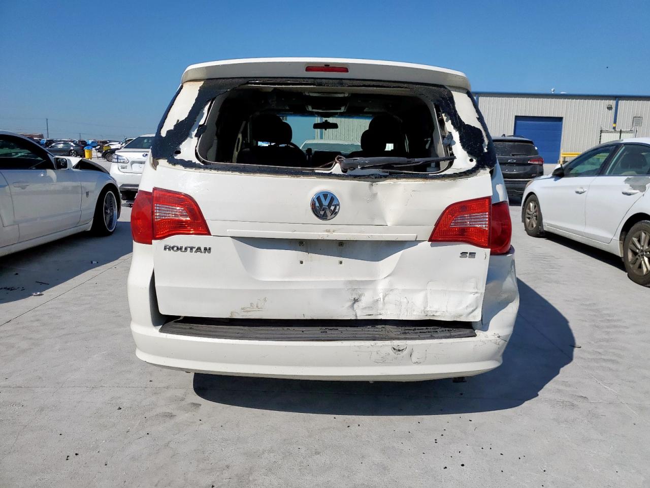 2009 Volkswagen Routan Se Белый vin: 2V8HW34189R586041