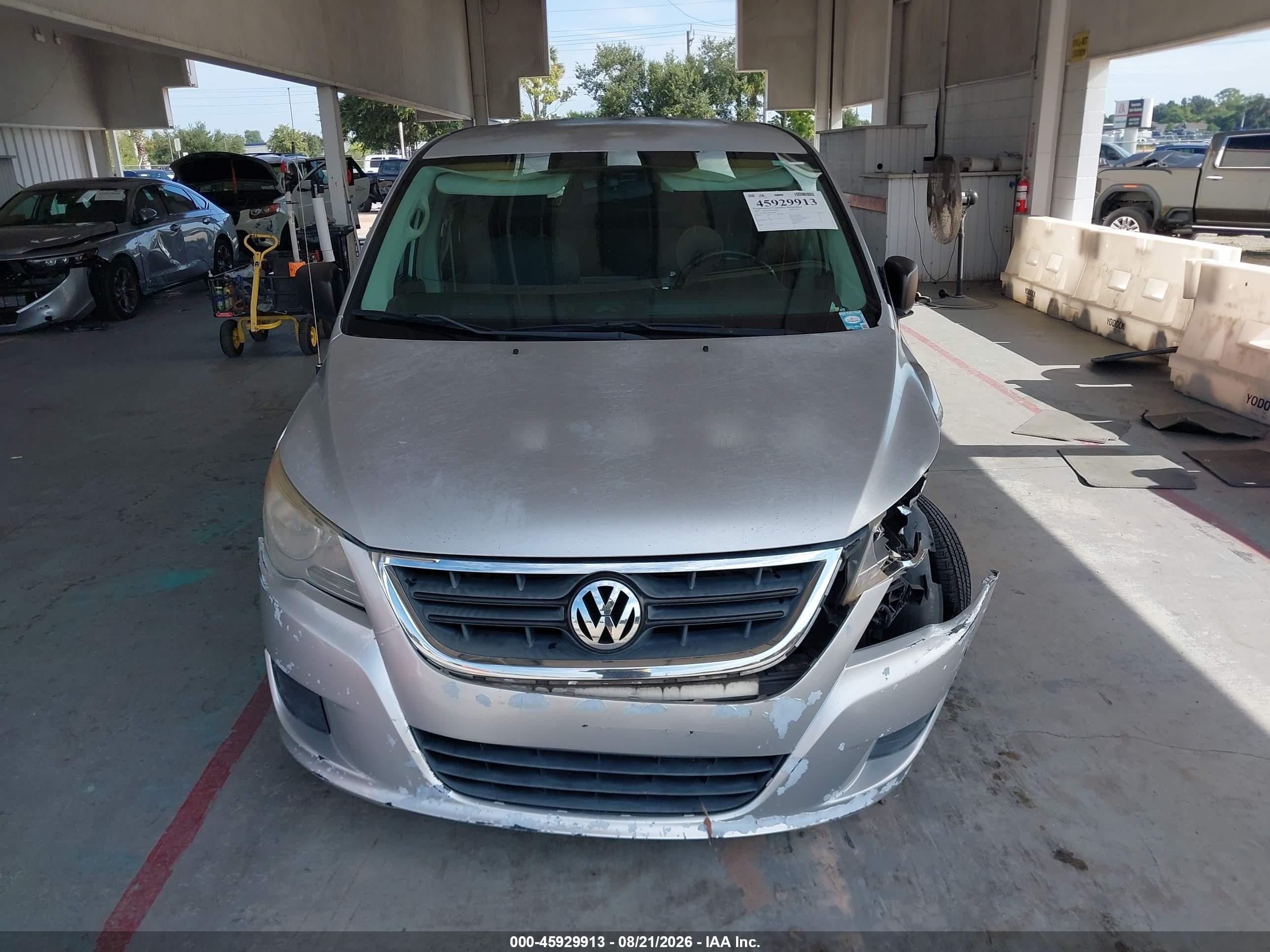 2009 Volkswagen Routan S Silver vin: 2V8HW44169R541086