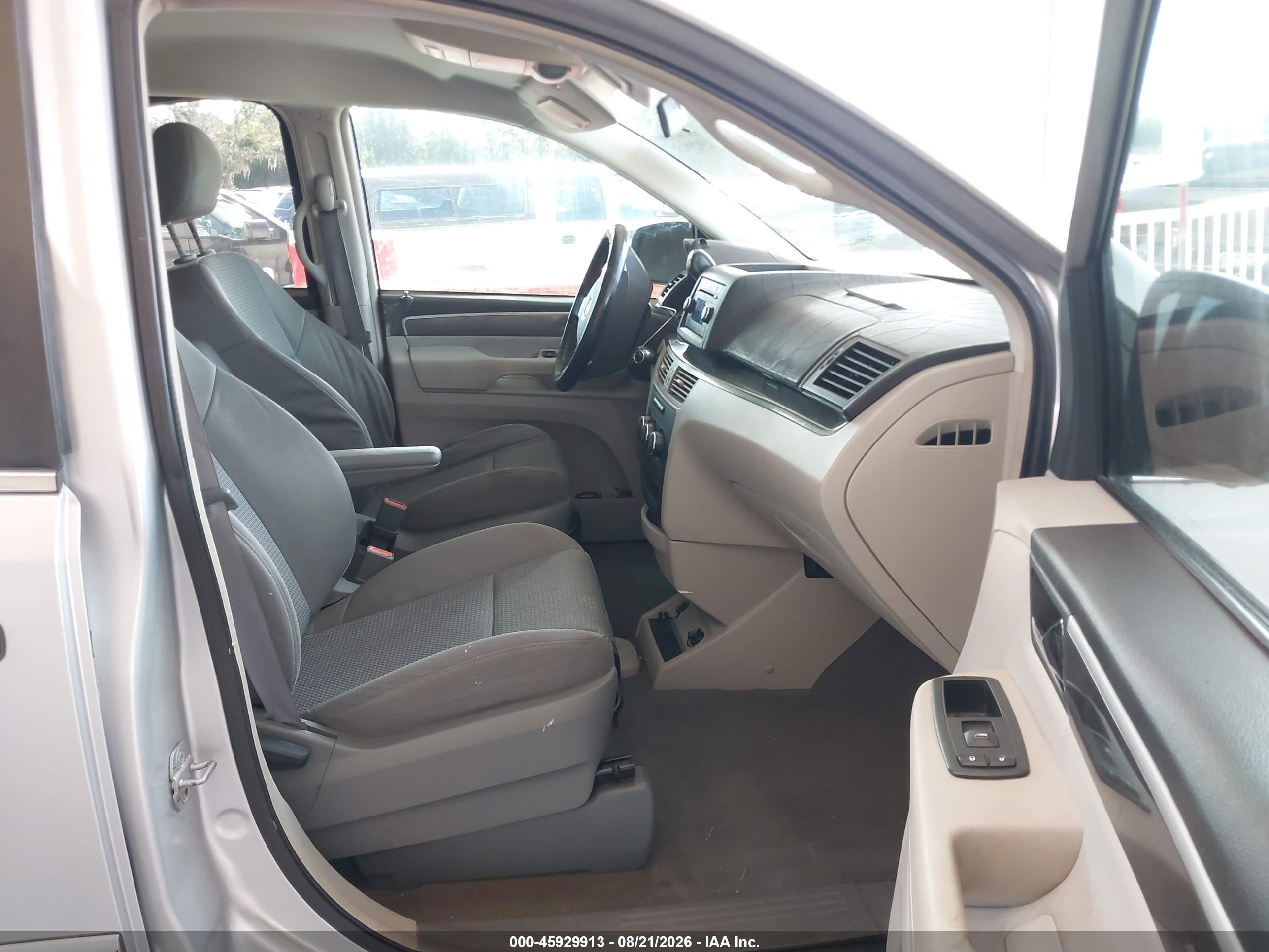 2009 Volkswagen Routan S Silver vin: 2V8HW44169R541086