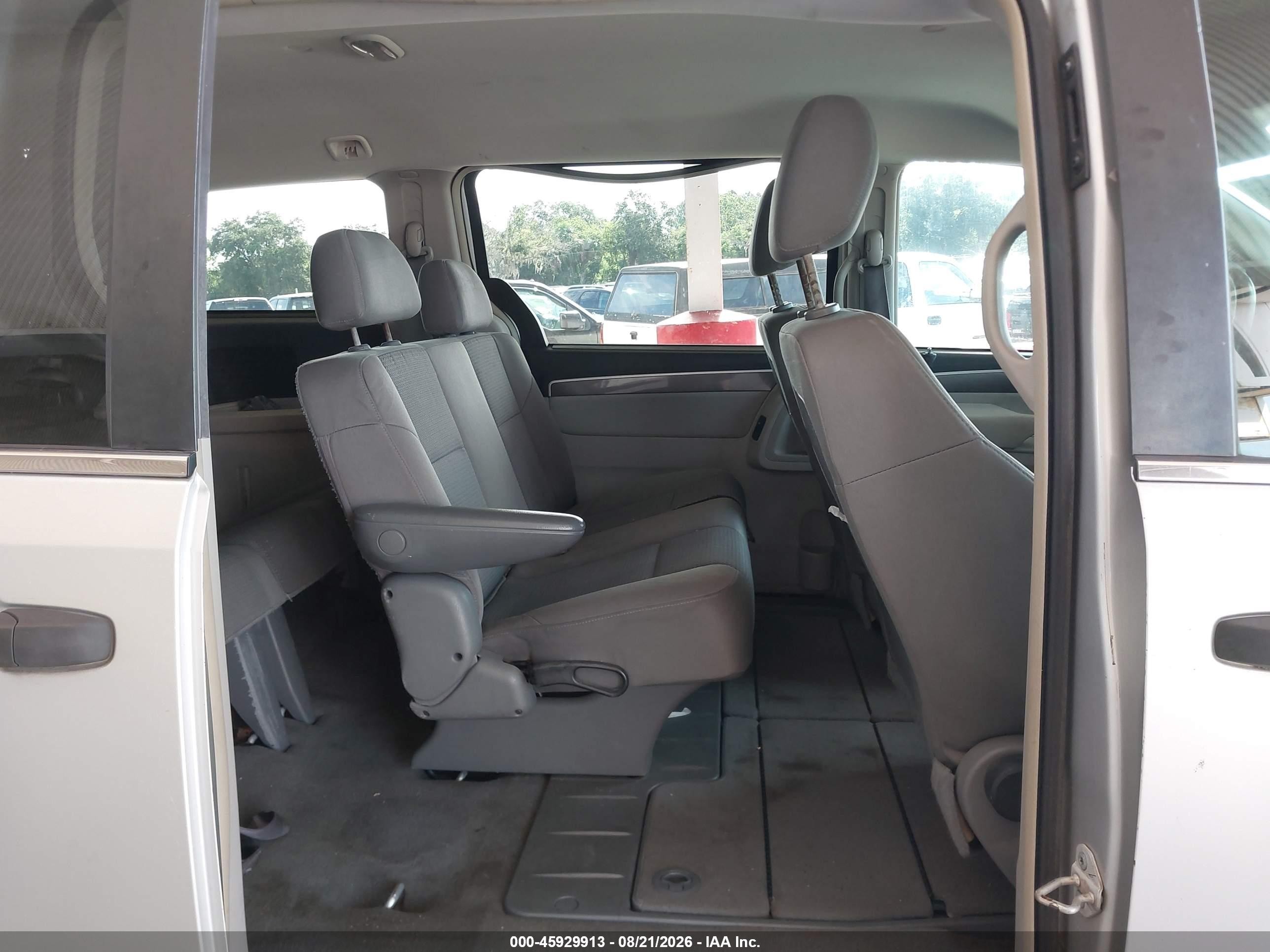 2009 Volkswagen Routan S Silver vin: 2V8HW44169R541086