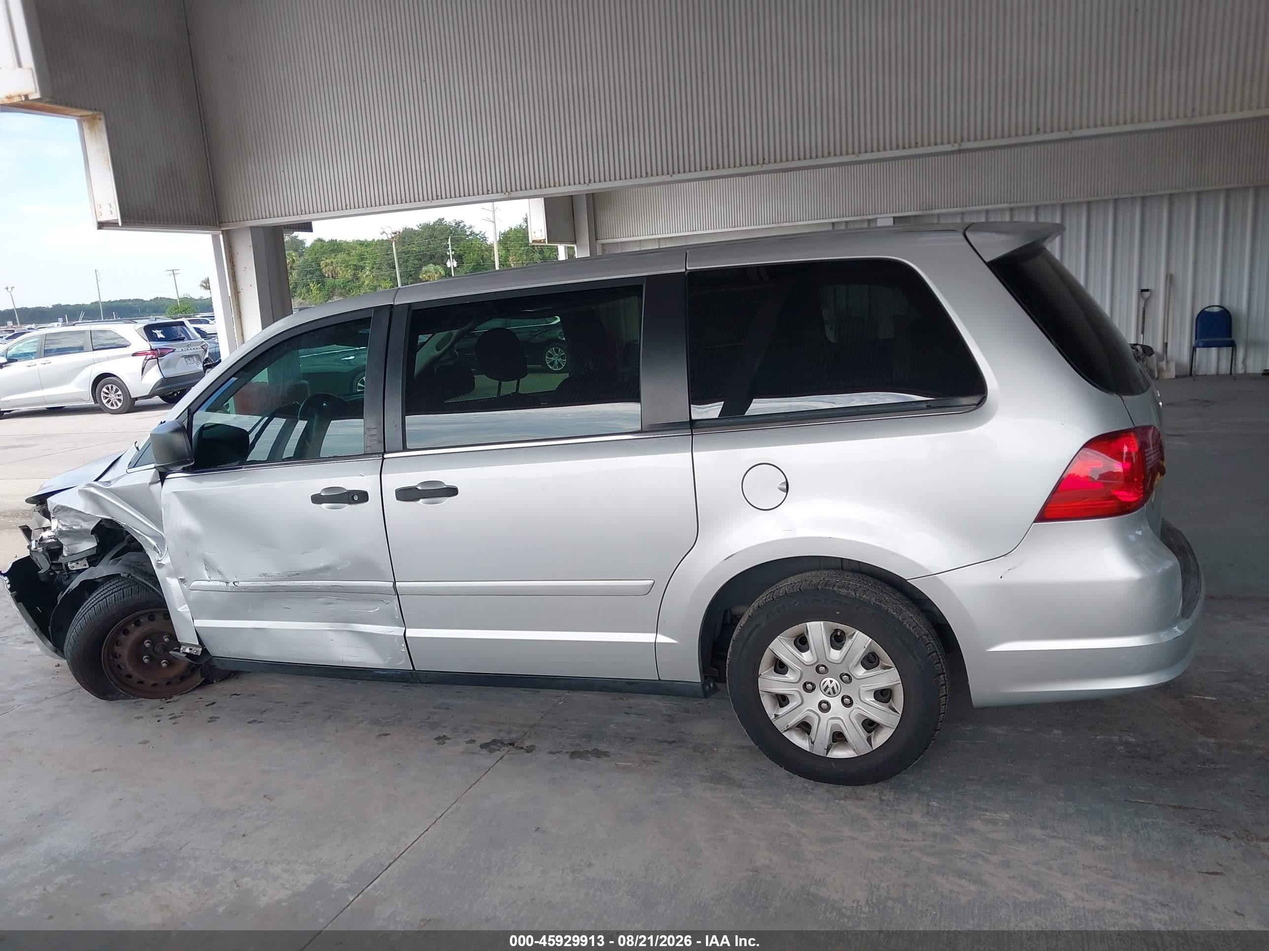 2009 Volkswagen Routan S Silver vin: 2V8HW44169R541086