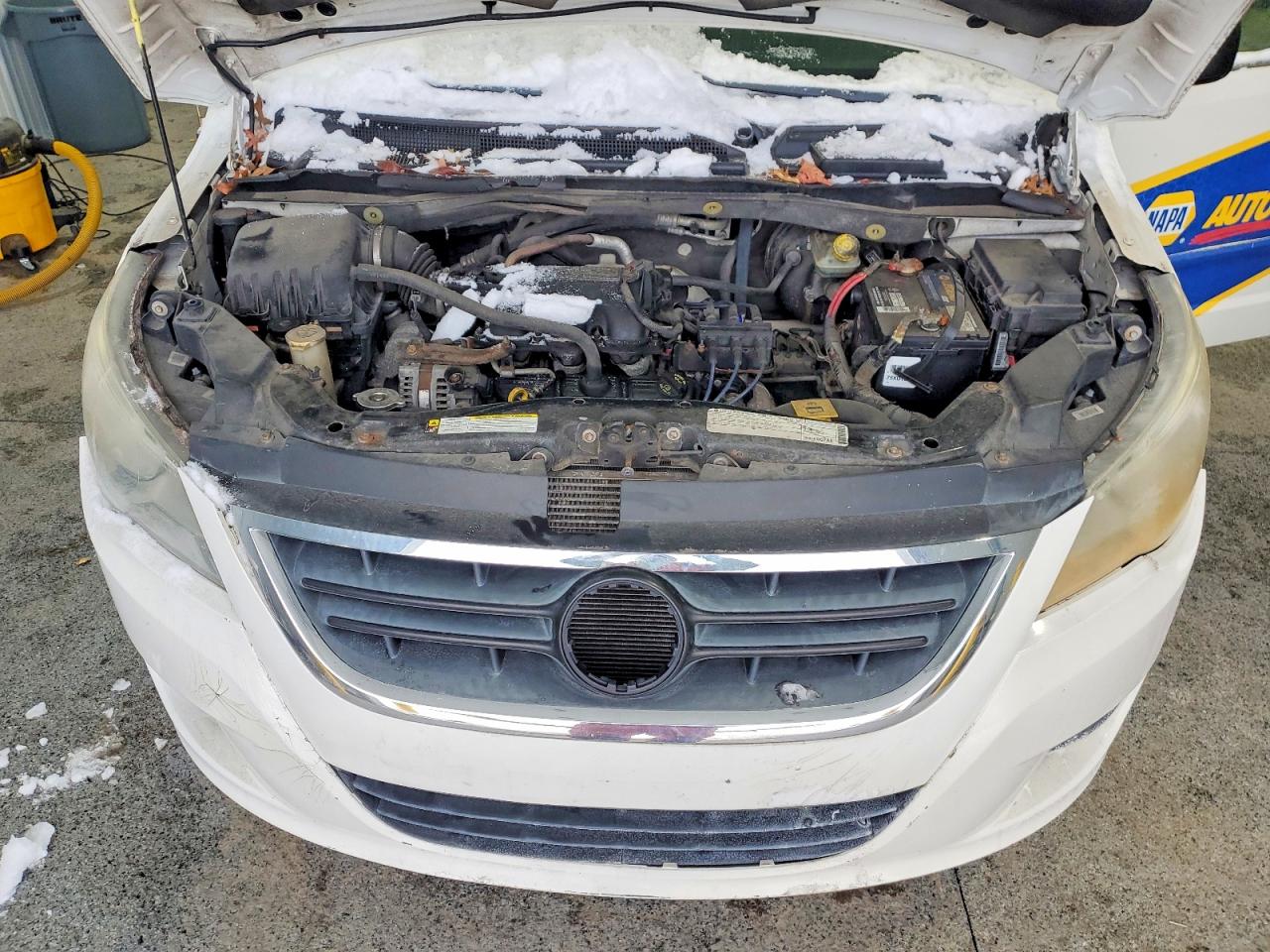 2009 Volkswagen Routan S Белый vin: 2V8HW44169R580096