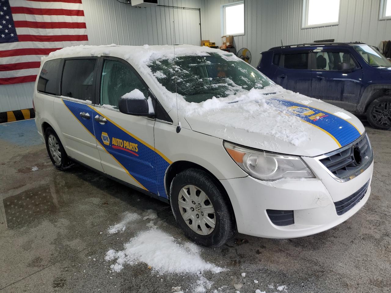 2009 Volkswagen Routan S Белый vin: 2V8HW44169R580096 Damage: Overall Vehicle, De-Identify, Removal Required
