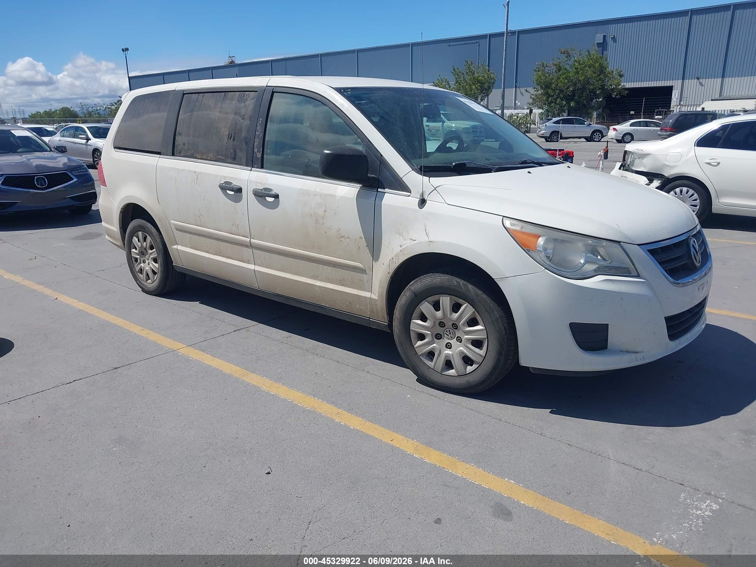 2009 Volkswagen Routan S White vin: 2V8HW44189R598356