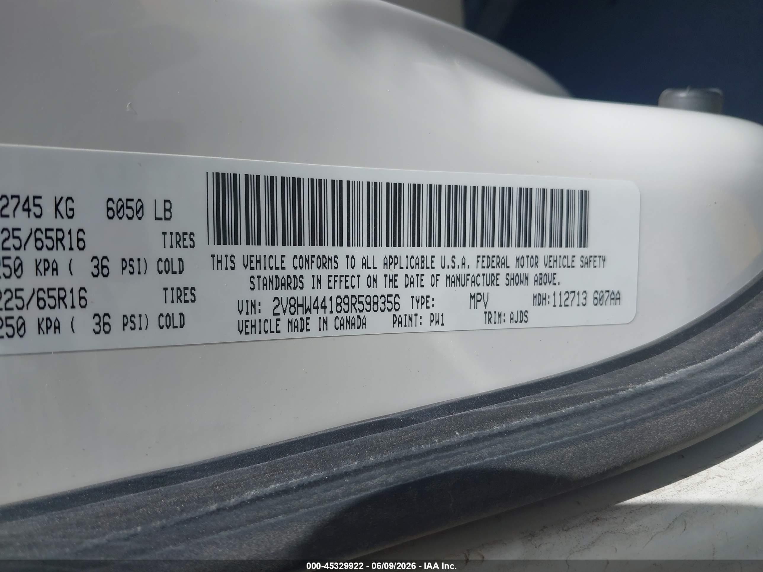 2009 Volkswagen Routan S White vin: 2V8HW44189R598356