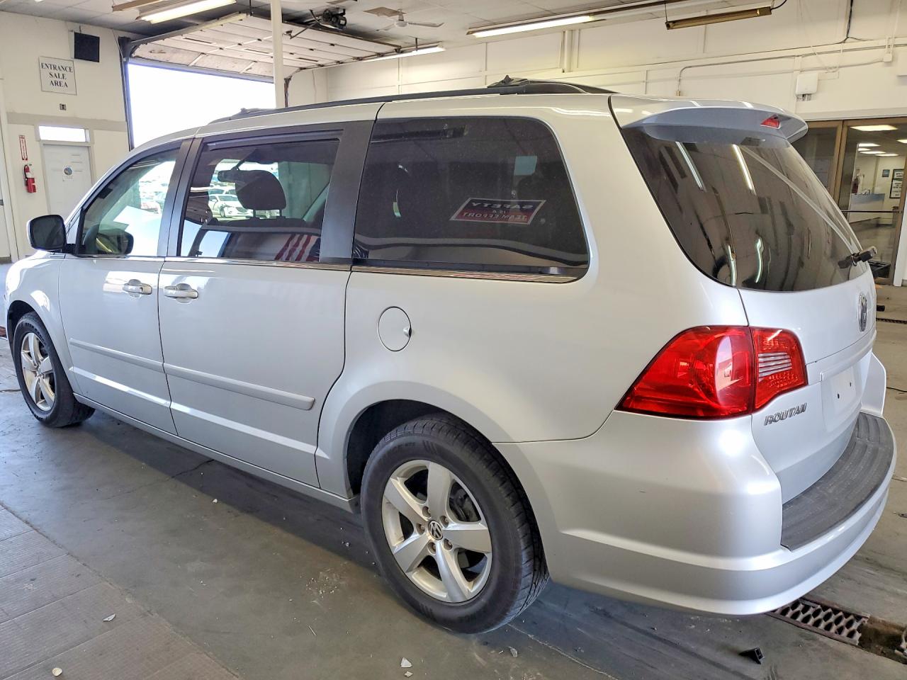 2009 Volkswagen Routan Sel Silver vin: 2V8HW54X39R560771