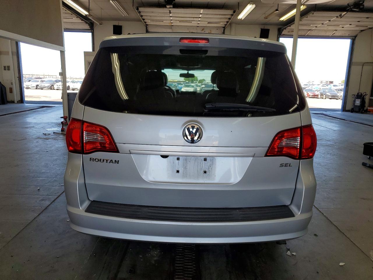 2009 Volkswagen Routan Sel Silver vin: 2V8HW54X39R560771