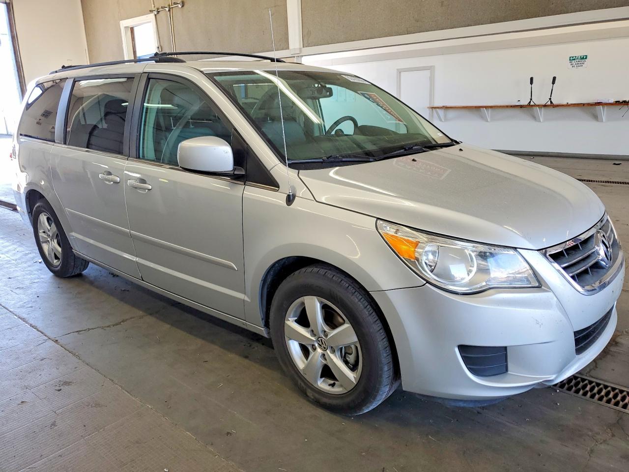 2009 Volkswagen Routan Sel Silver vin: 2V8HW54X39R560771