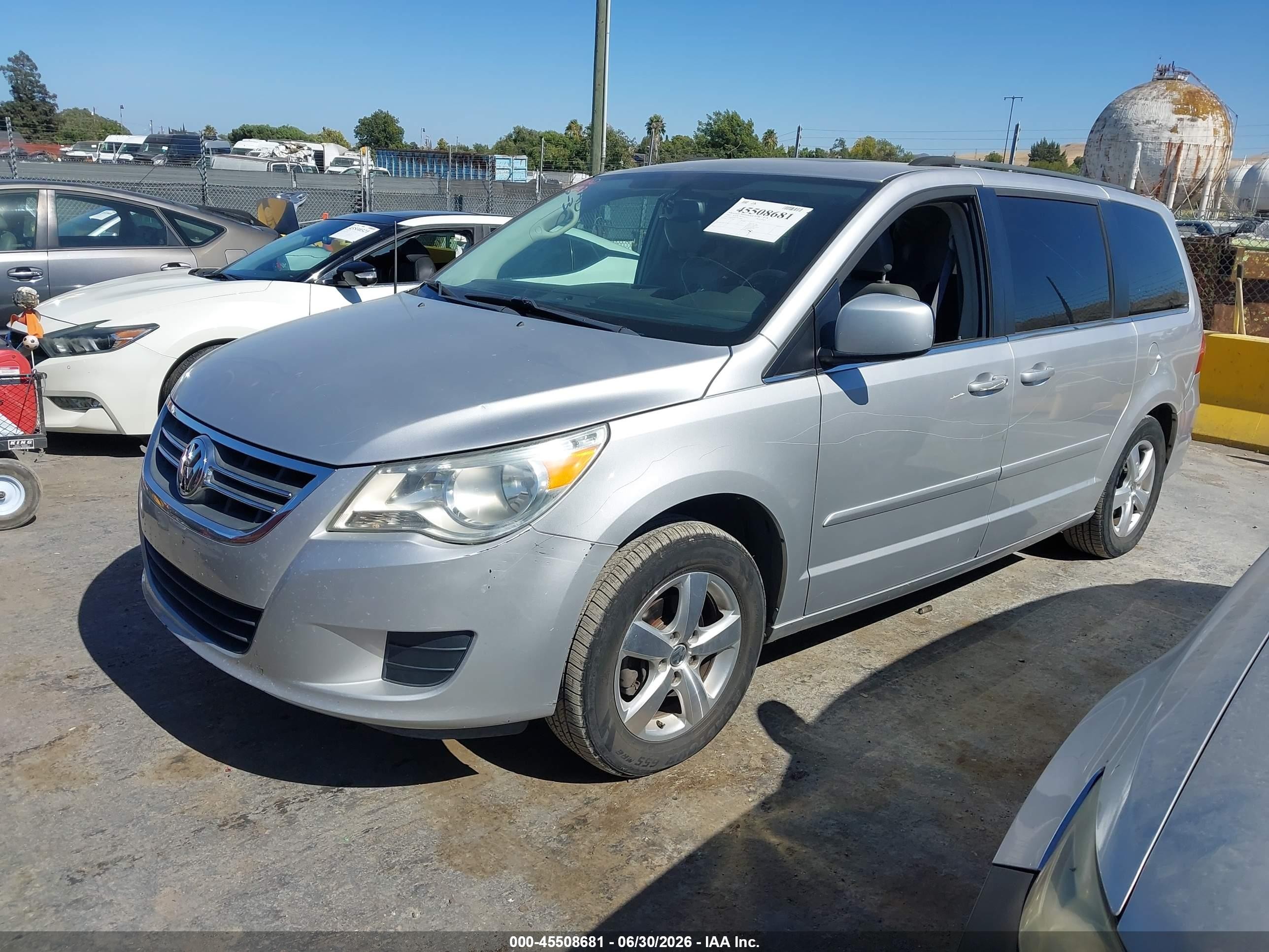 2009 Volkswagen Routan Sel Gray vin: 2V8HW54X79R608367