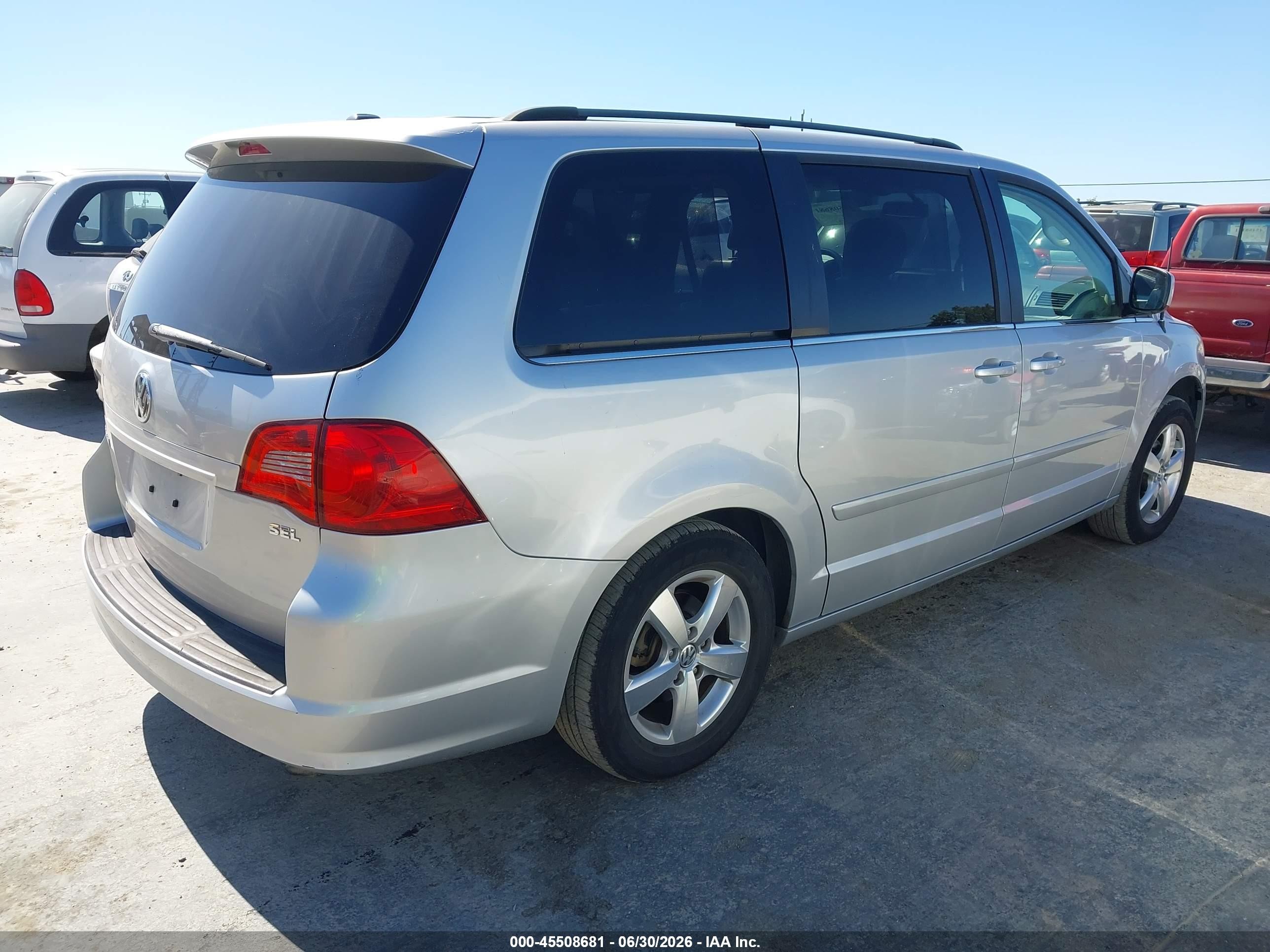 2009 Volkswagen Routan Sel Gray vin: 2V8HW54X79R608367