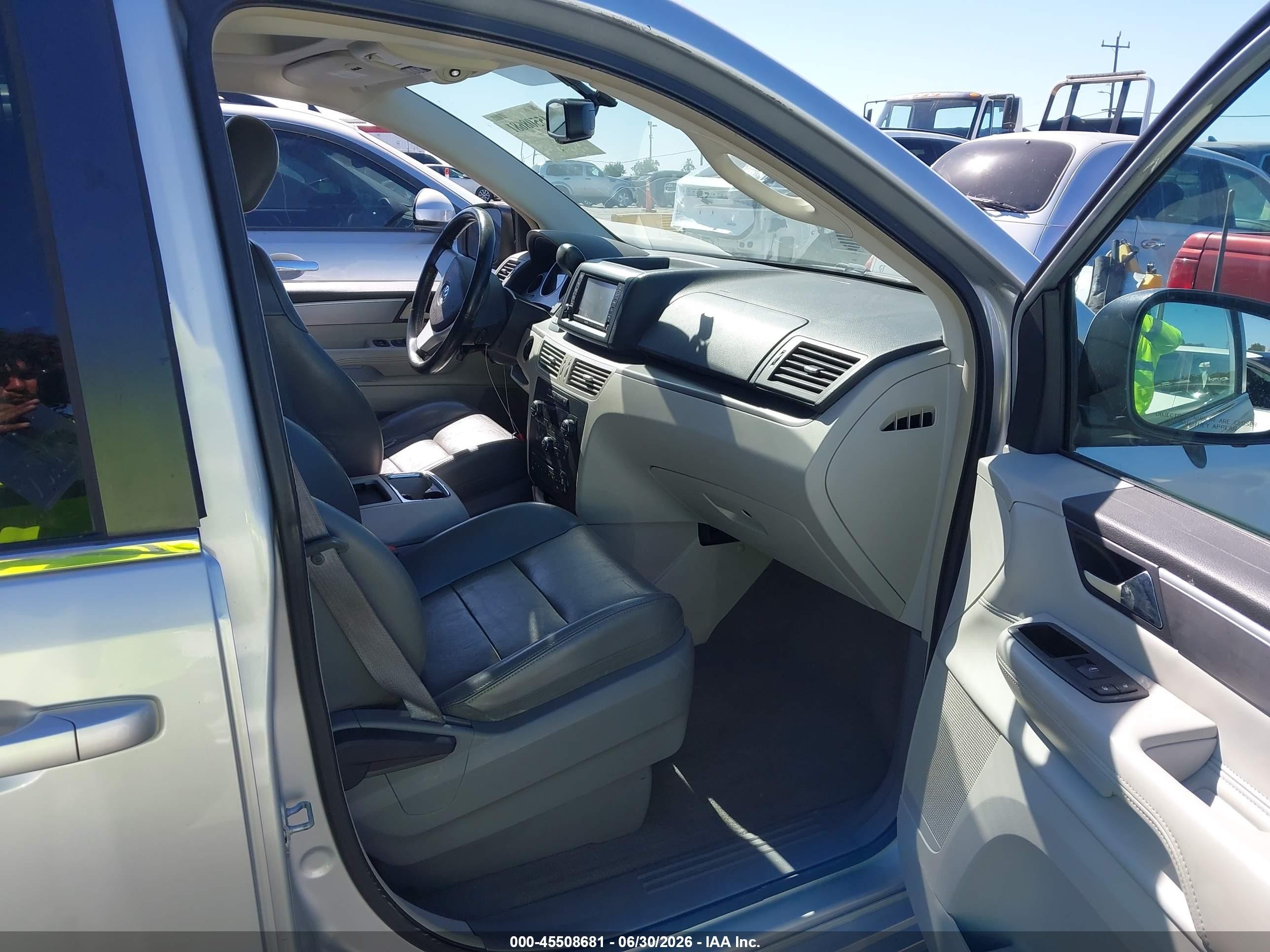 2009 Volkswagen Routan Sel Gray vin: 2V8HW54X79R608367