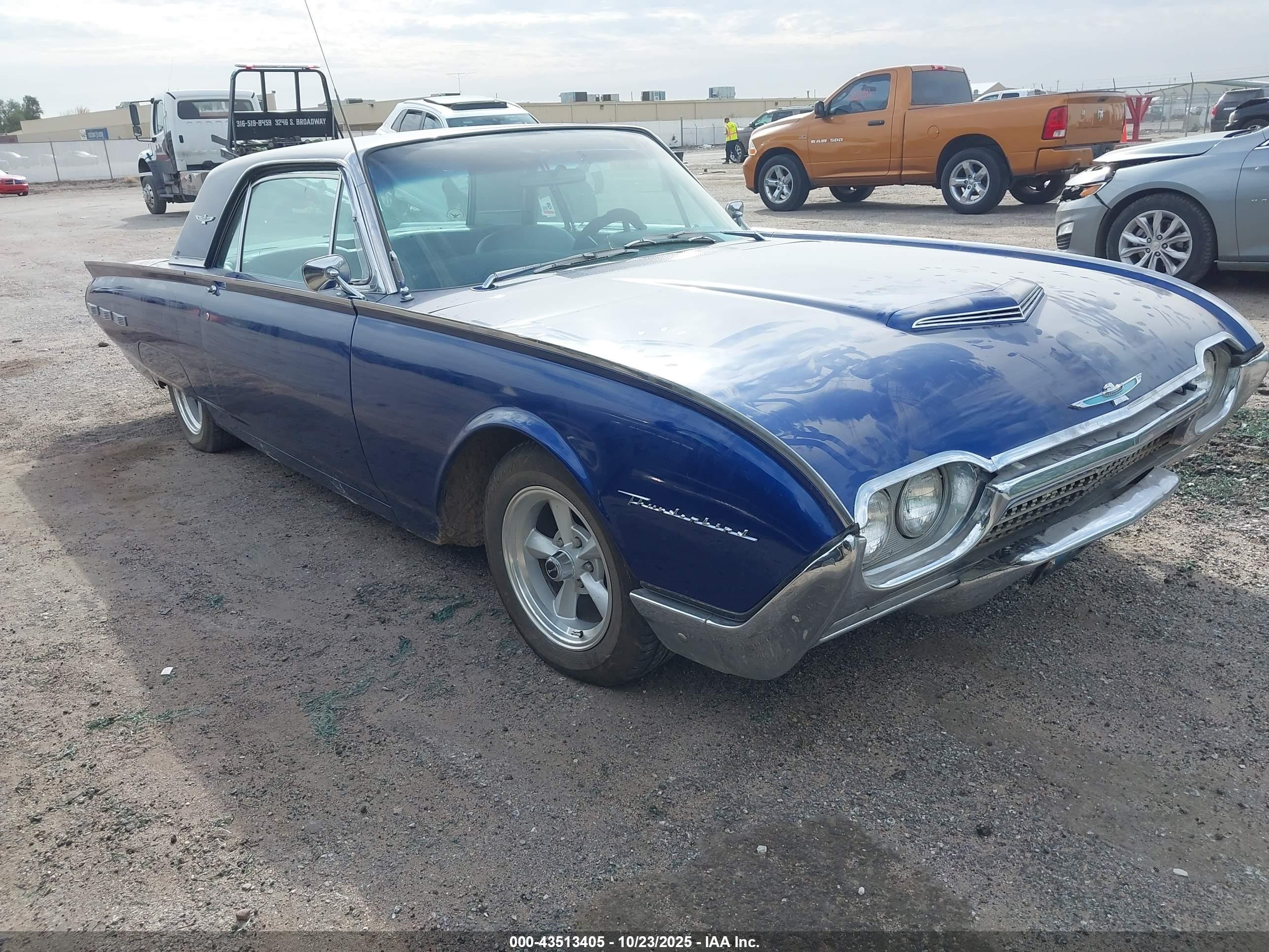 1962 Ford Thunderbird   Blue vin: 2Y83Z148021      