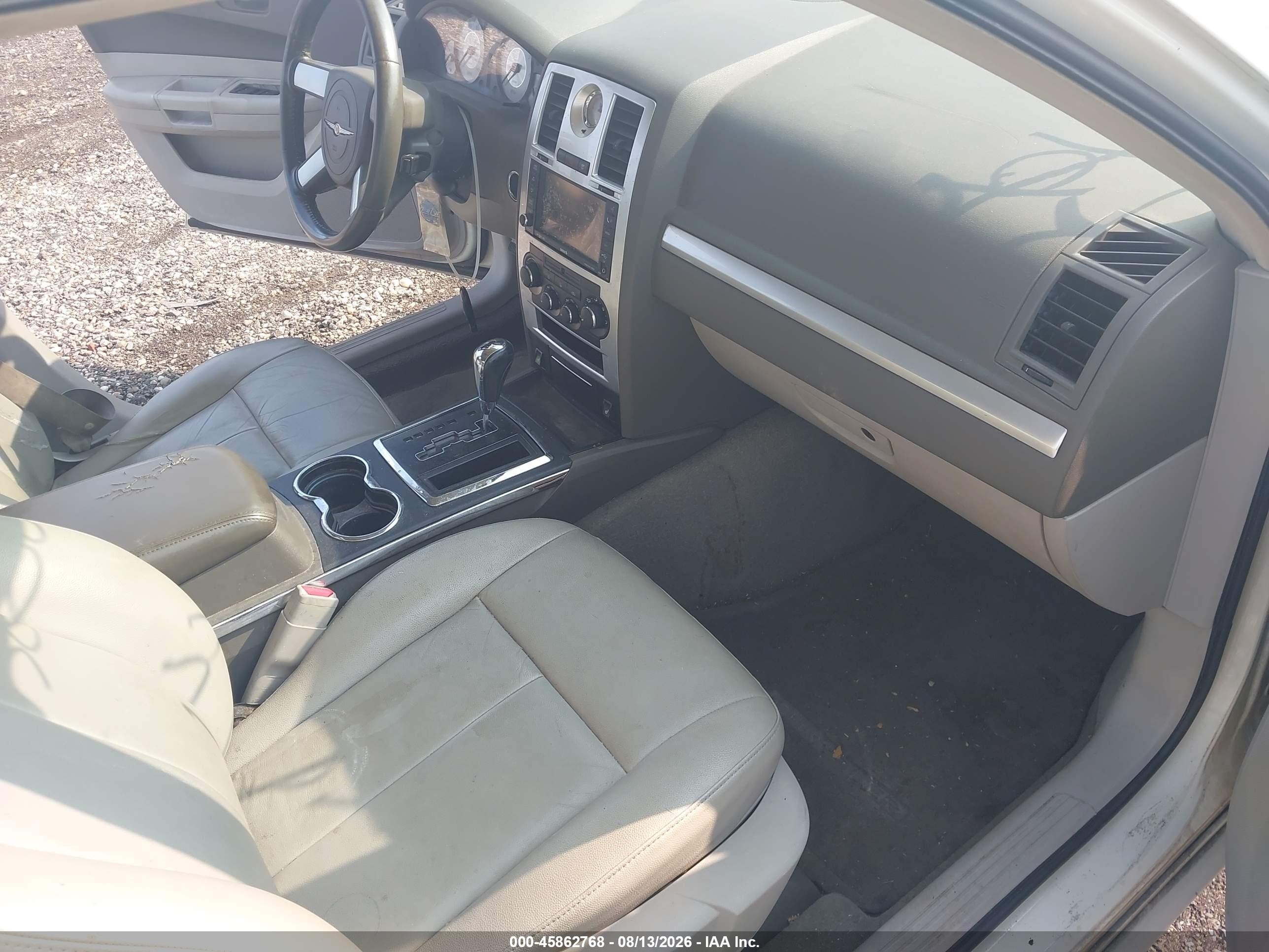 2009 Chrysler 300 Touring Белый vin: 2c3la53v89h514626