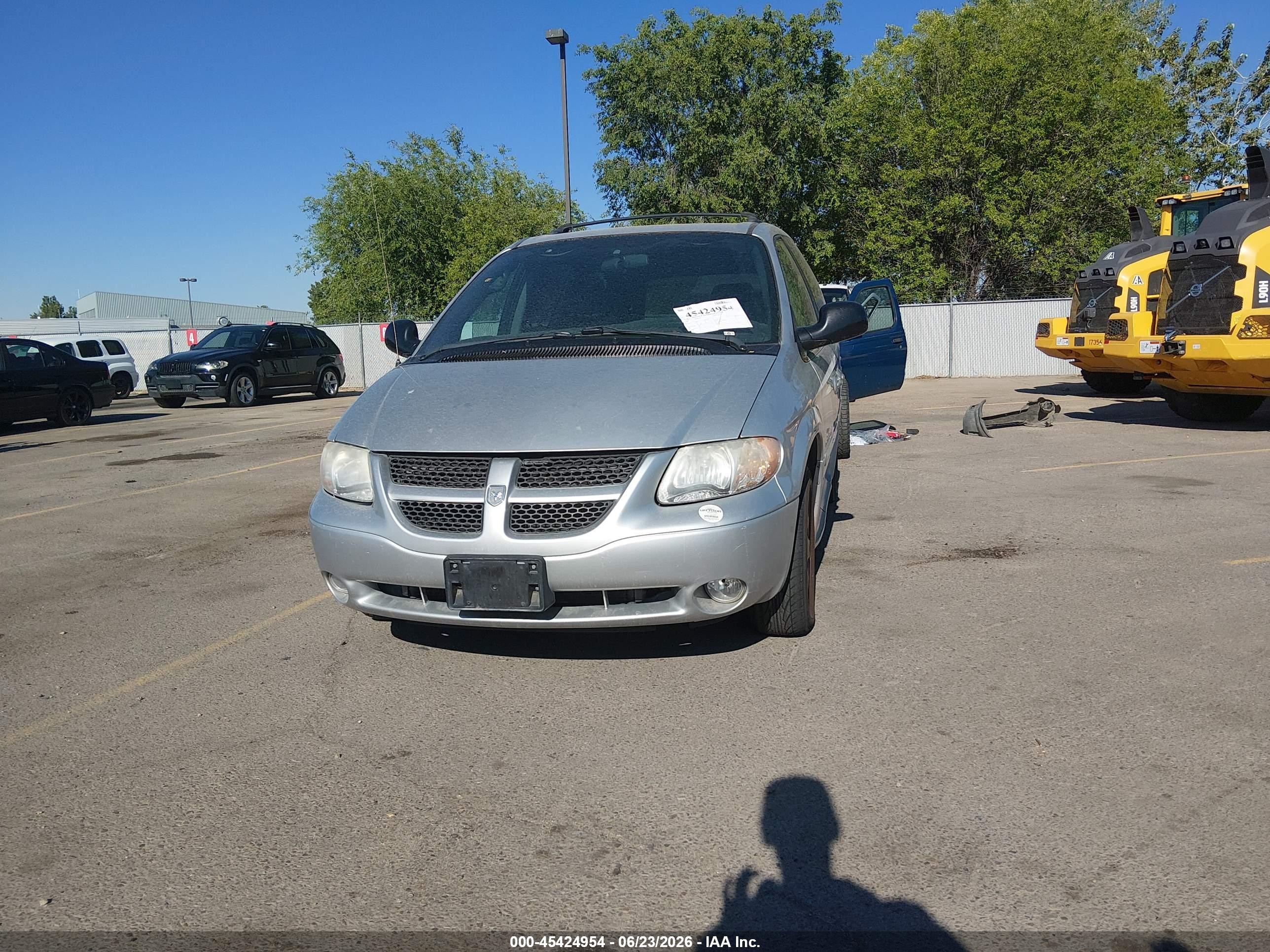 2004 Dodge Grand Caravan Sxt Silver vin: 2d4gp44l04r615751