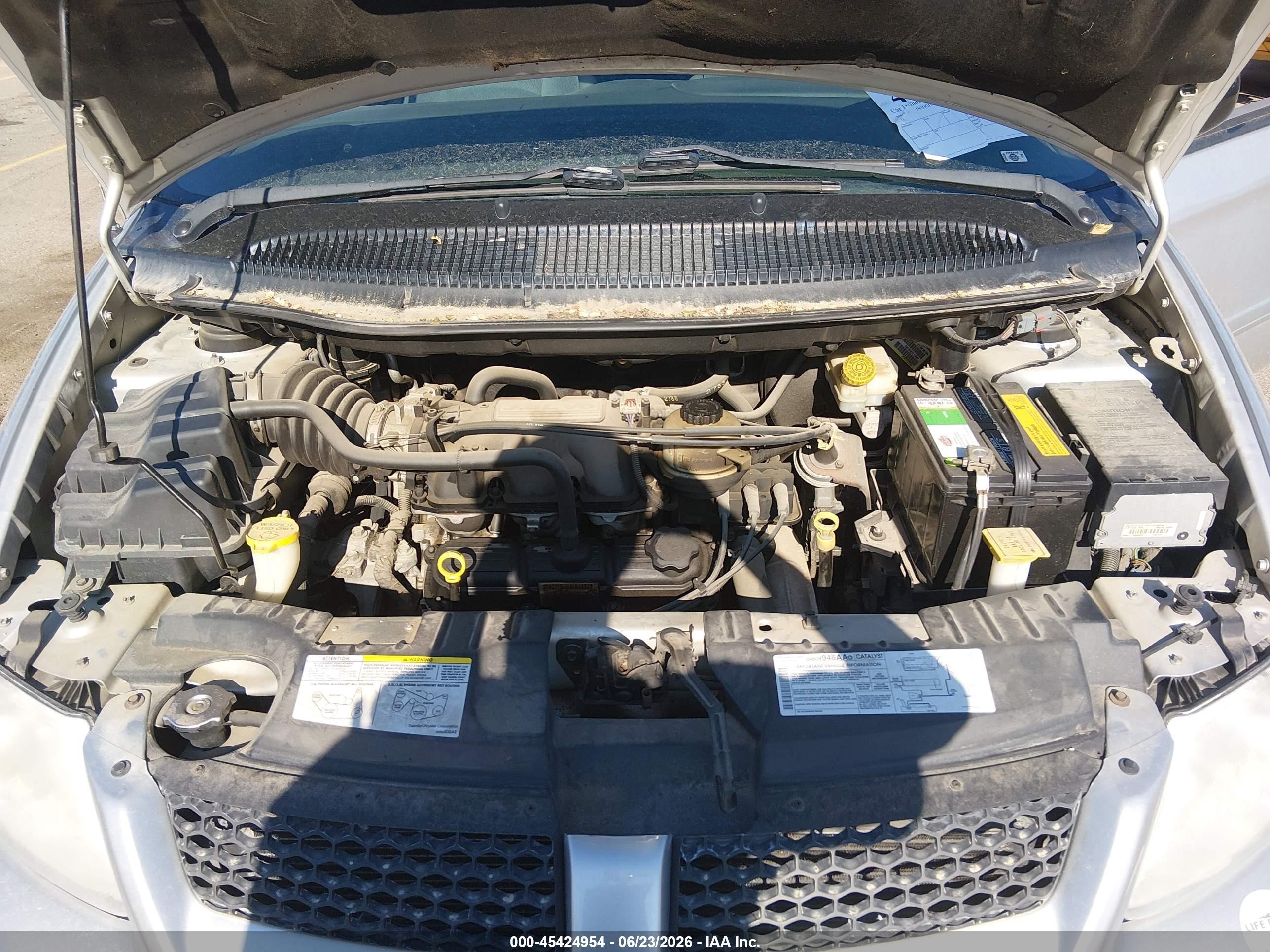 2004 Dodge Grand Caravan Sxt Silver vin: 2d4gp44l04r615751