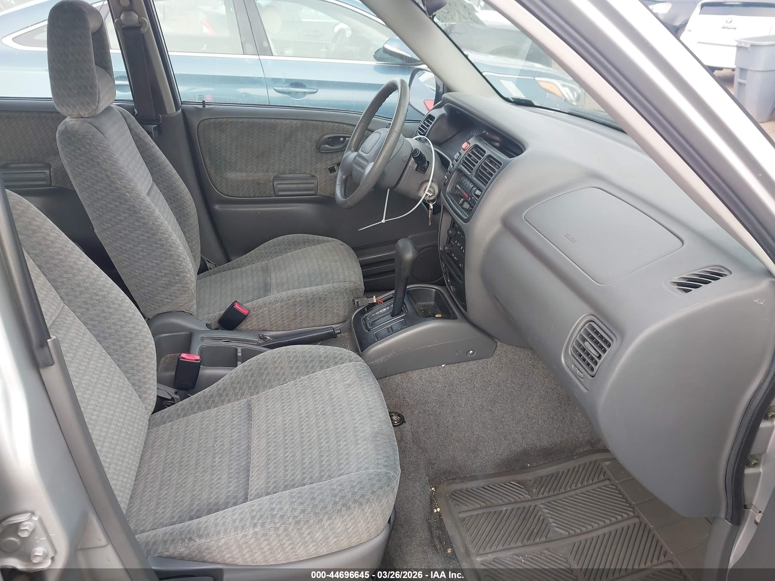 2003 Suzuki Vitara   Silver vin: 2s3te52v036103369