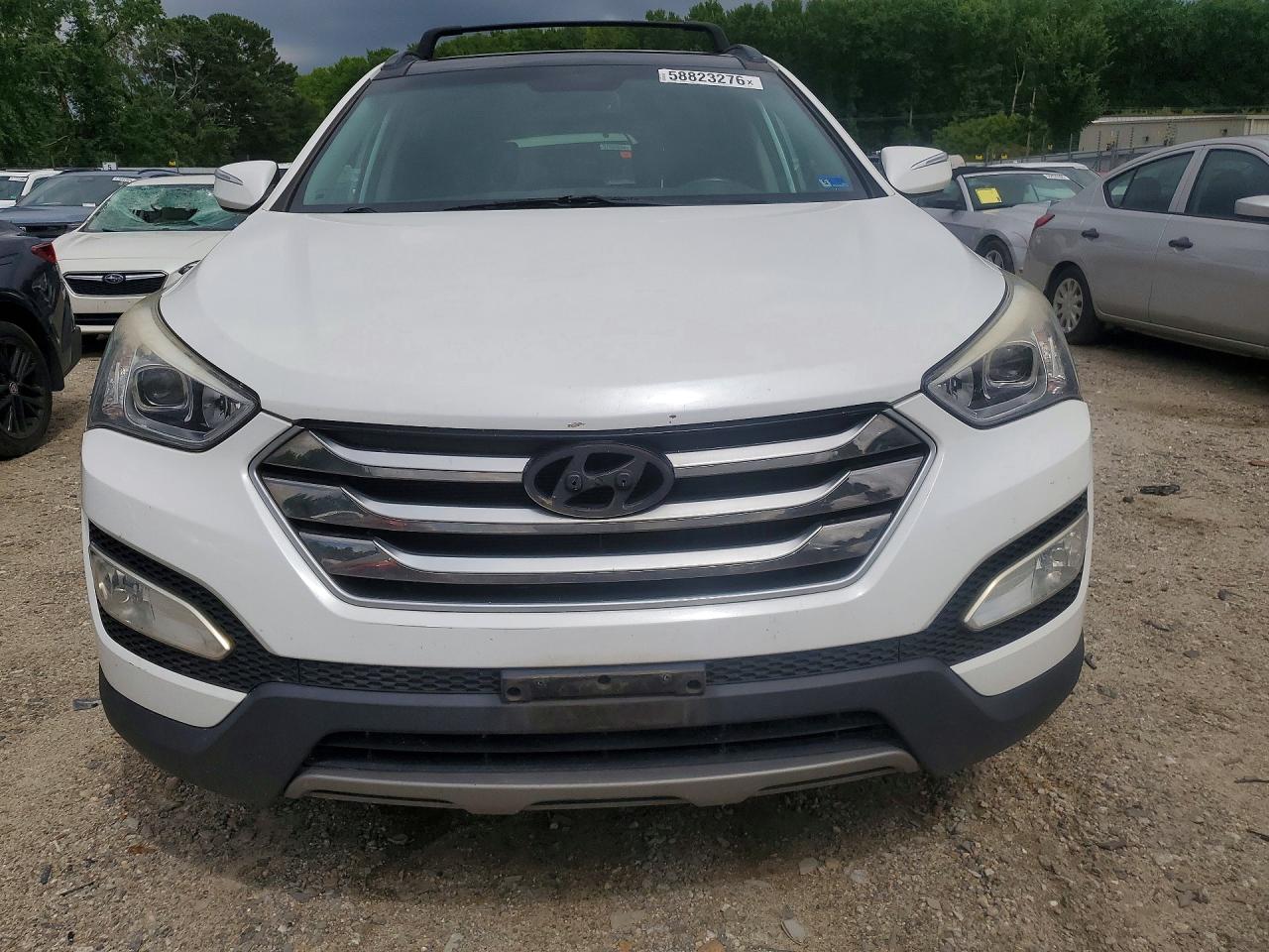 2015 Hyundai Santa Fe Sport 2.0t White vin: 5XYZWDLA5FG238530