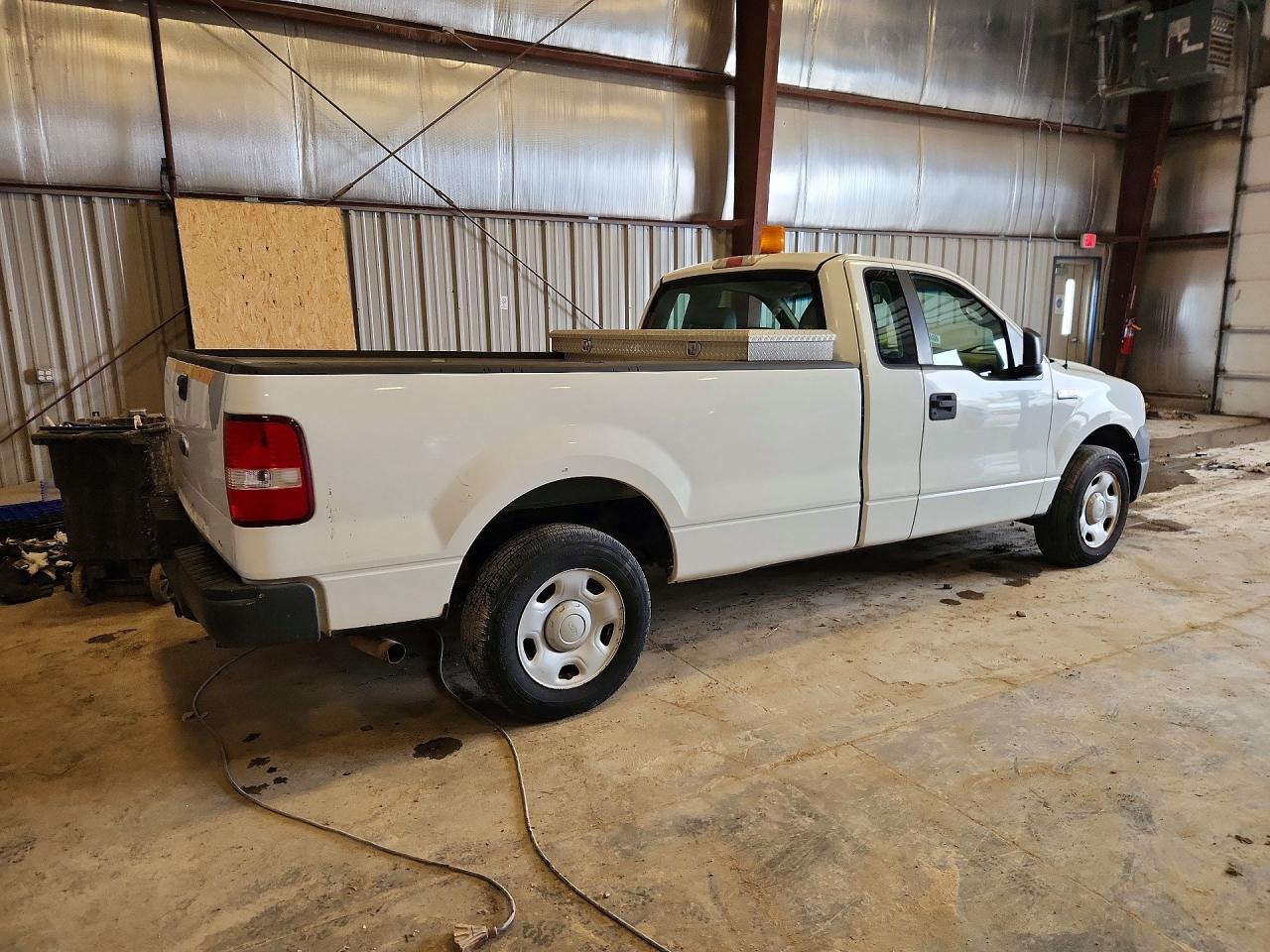2008 Ford F150 White vin: 1FTRF12288KB80595