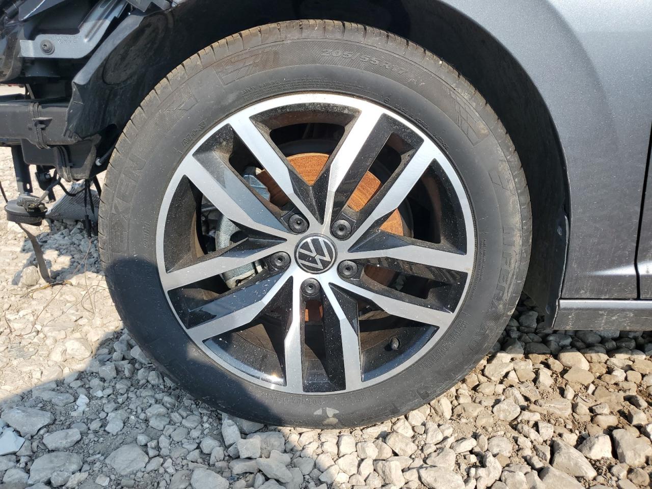 2026 Volkswagen Jetta Se Gray vin: 3VW7W7BU8TM013325 Damage: Left Front Tire, Worn, Replacement Required