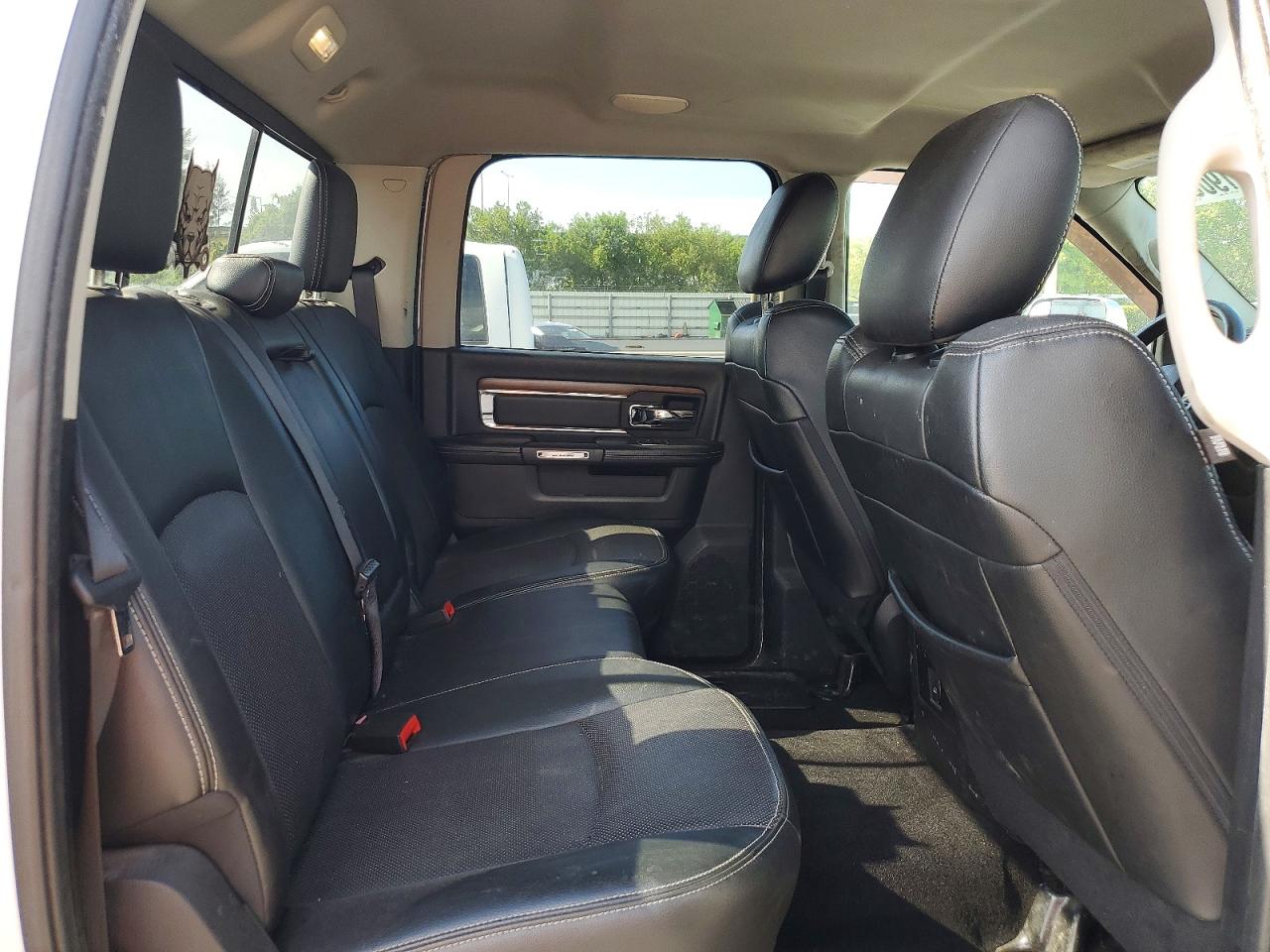 2015 Ram 3500 Laramie White vin: 3C63RRJL5FG542271