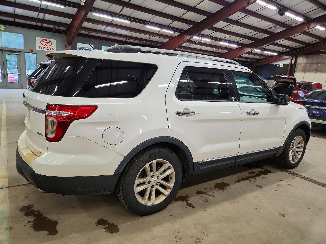 2012 Ford Explorer Xlt White vin: 1FMHK8D89CGB04019