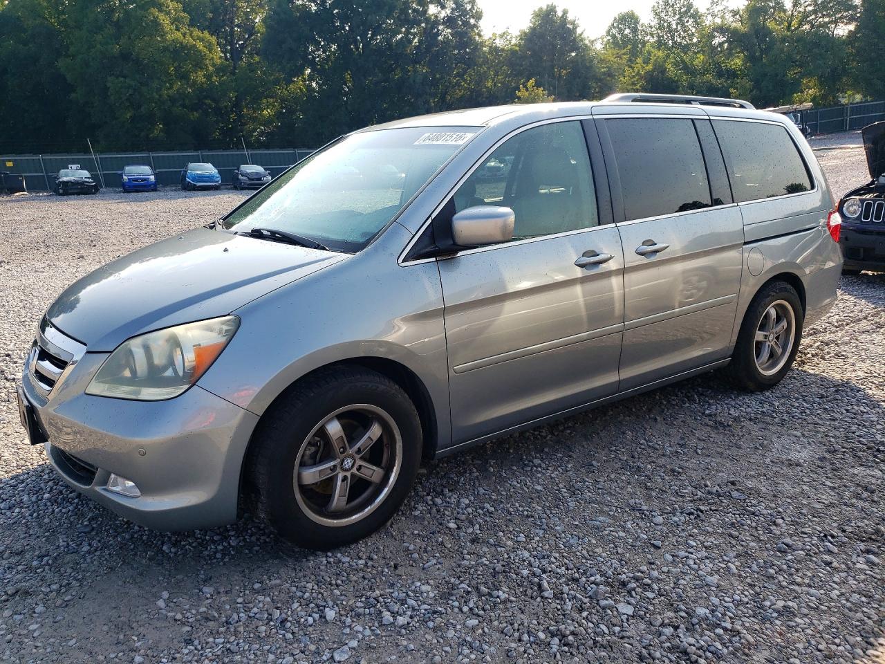 2006 Honda Odyssey Touring Silver vin: 5FNRL38886B085416
