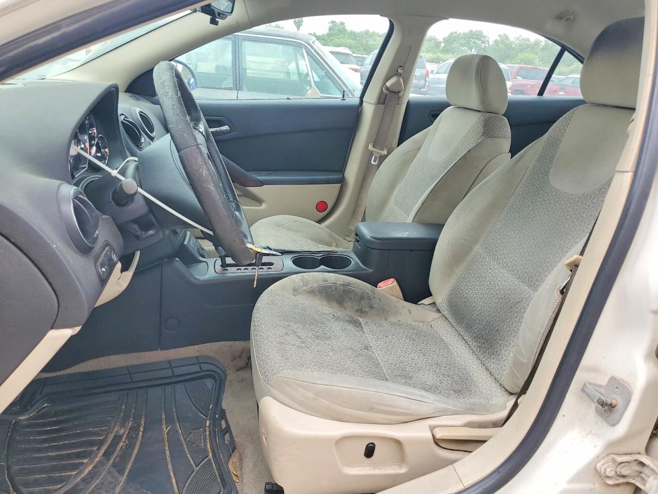 2008 Pontiac G6 Base Cream vin: 1G2ZG57N784211822