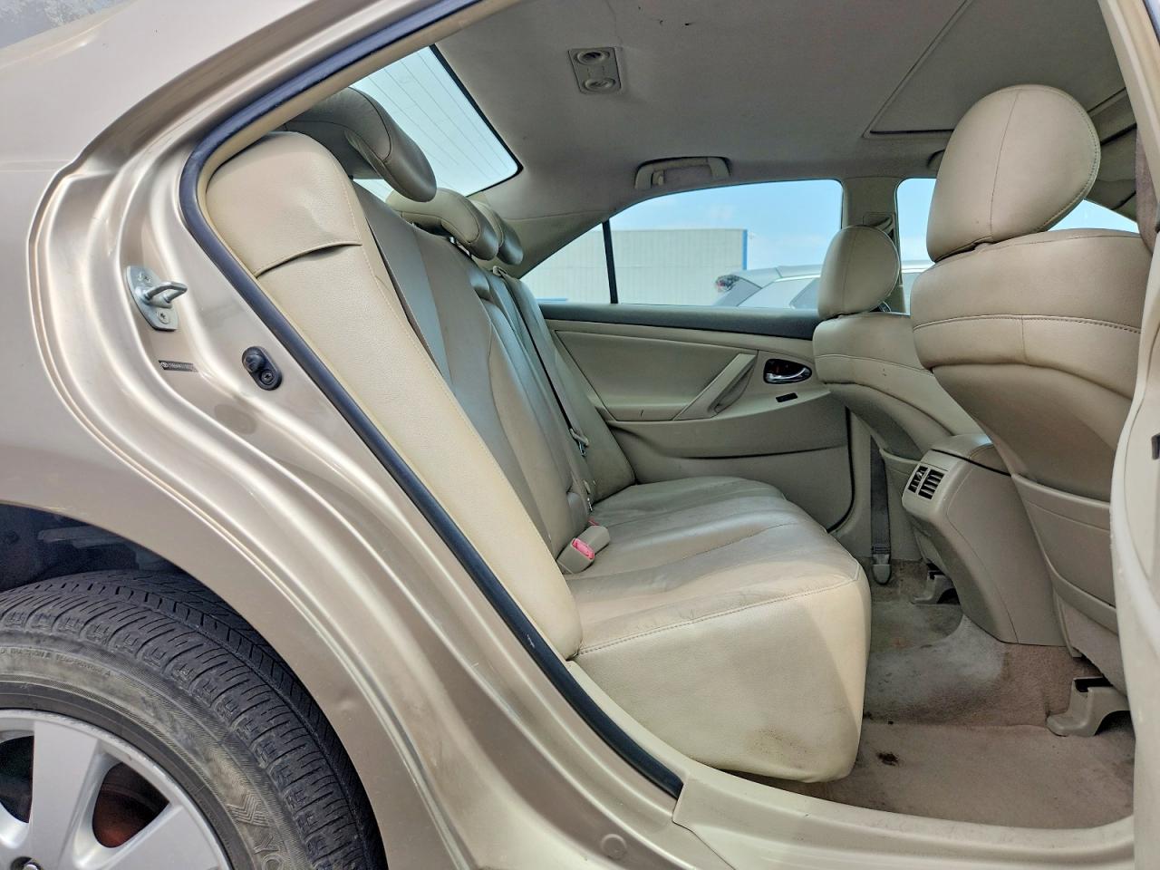 2007 Toyota Camry Hybrid Beige vin: JTNBB46KX73032123