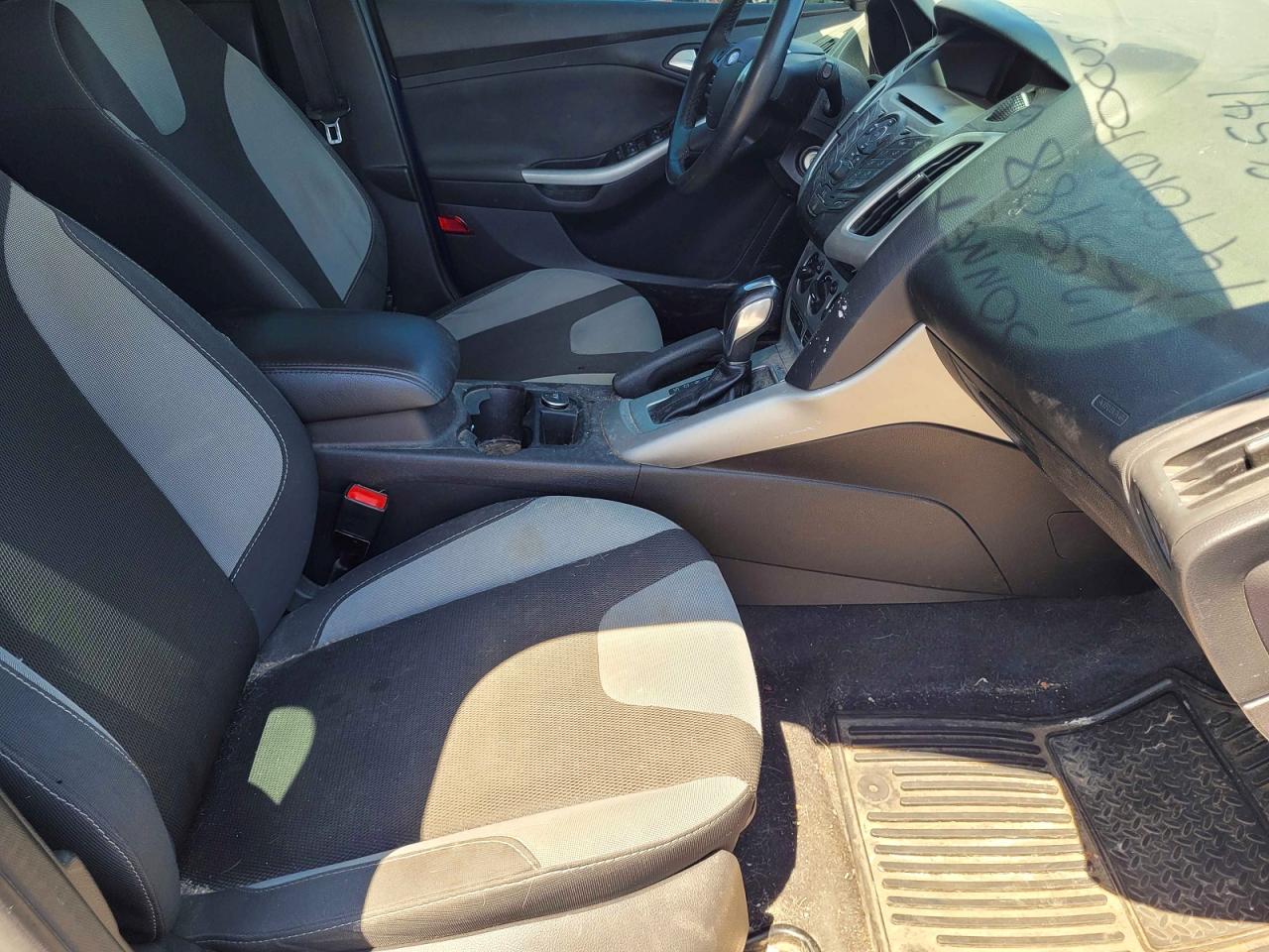 2014 Ford Focus Se Blue vin: 1FADP3K21EL358541