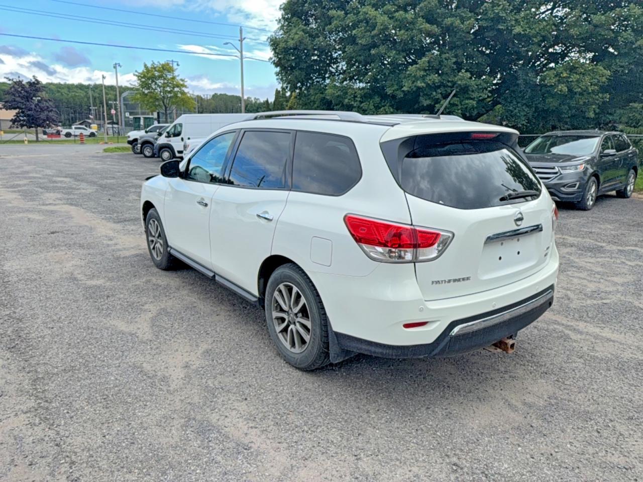 2013 Nissan Pathfinder S Белый vin: 5N1AR2MM3DC689843