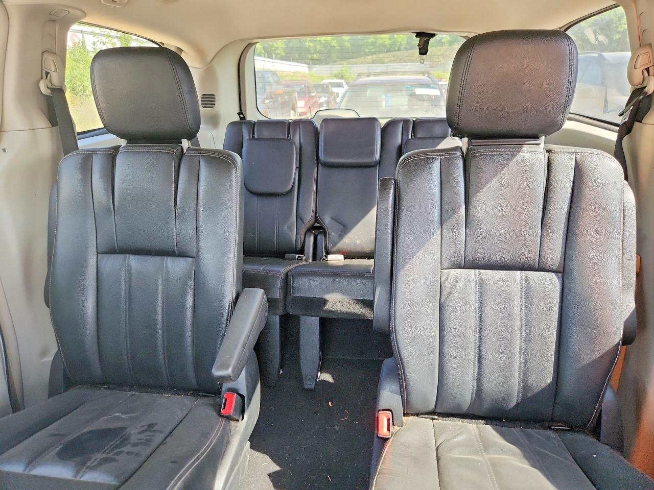 2014 Chrysler Town & Country Touring White vin: 2C4RC1BG4ER158191