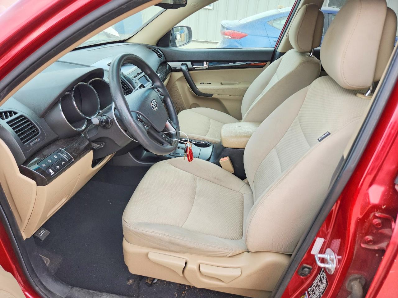 2011 Kia Sorento Lx Red vin: 5XYKT3A14BG028437