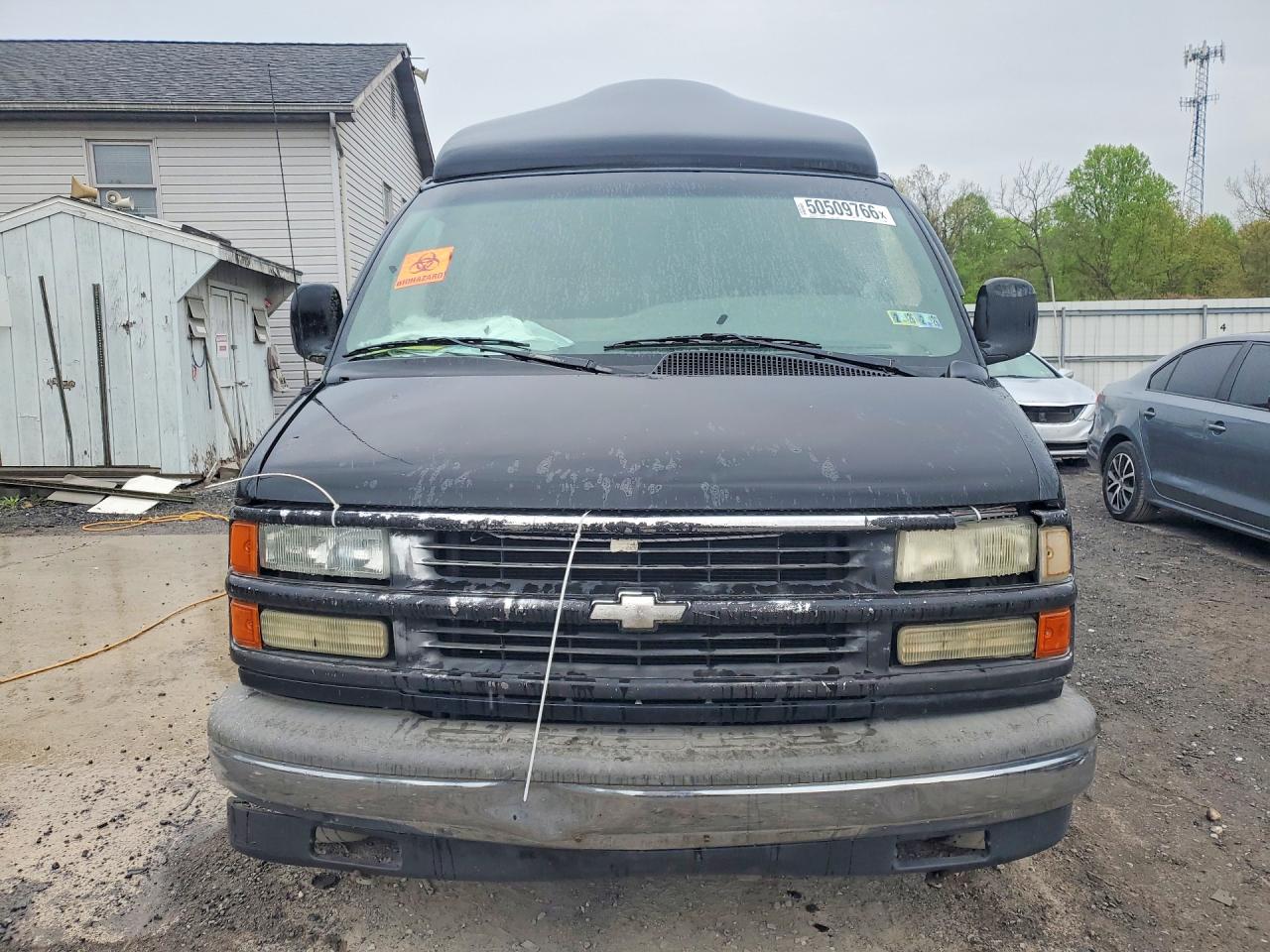 2002 Chev Express G1500 Black vin: 1GBFG15R121243546