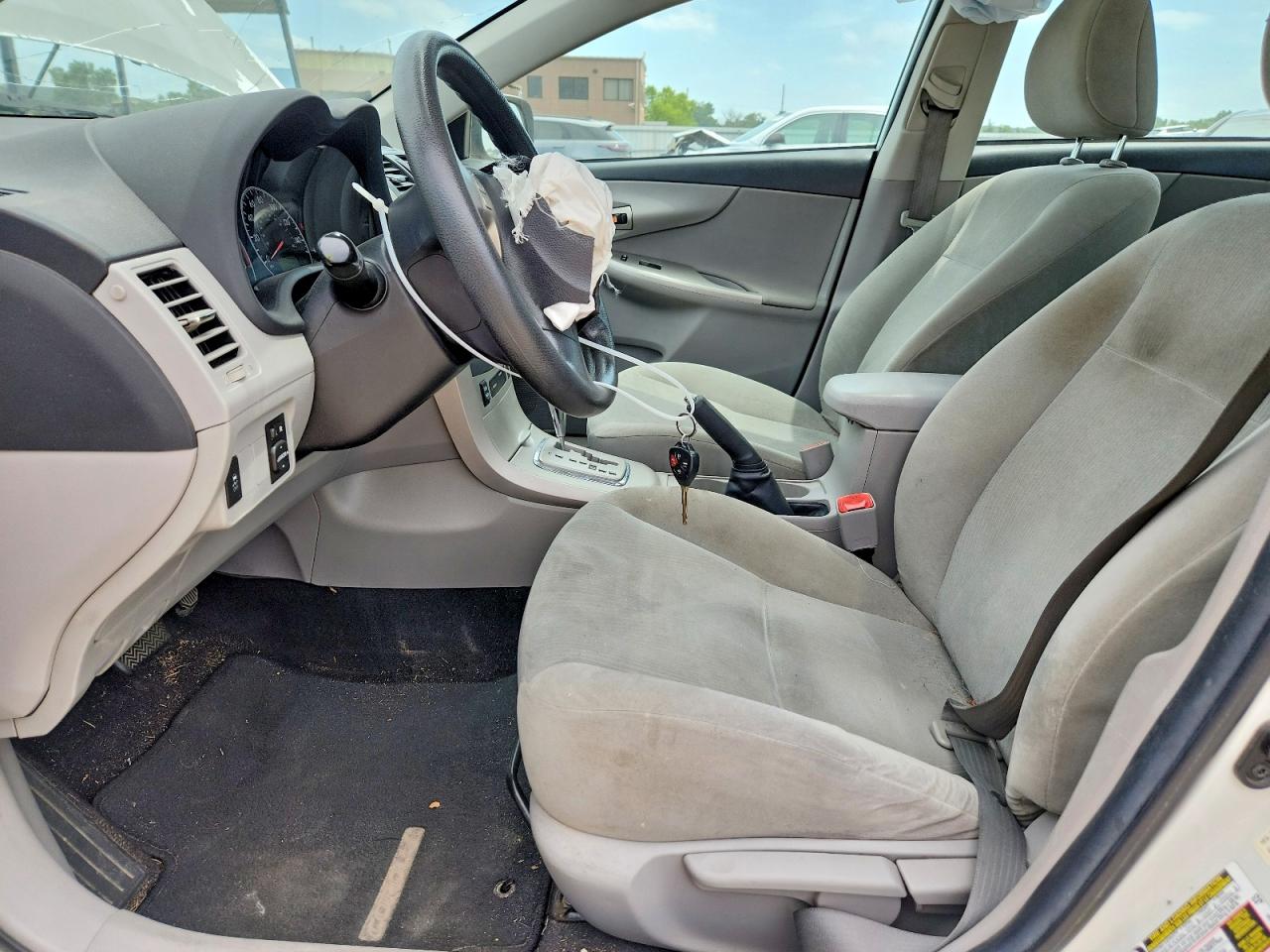 2012 Toyota Corolla Le White vin: 5YFBU4EE1CP006702