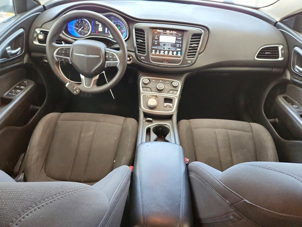2015 Chrysler 200 Limited White vin: 1C3CCCAB2FN735861