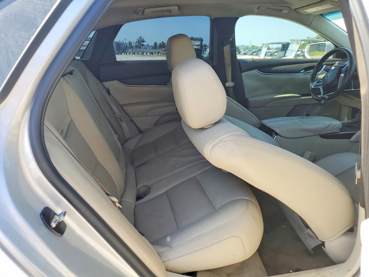 2014 Cadillac Xts Серебряный vin: 2G61L5S30E9289400