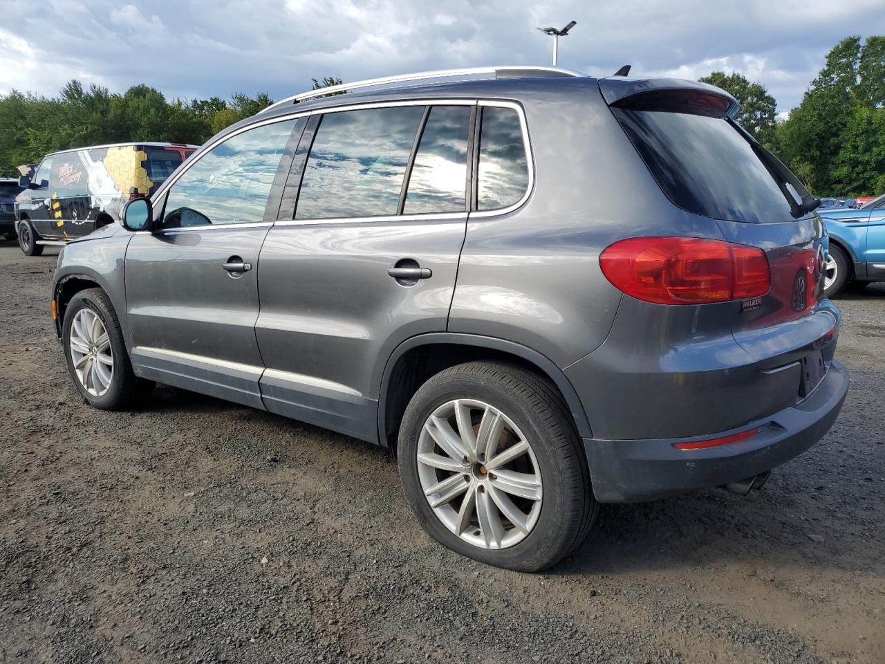 2012 Volkswagen Tiguan S Серый vin: WVGBV7AXXCW078507