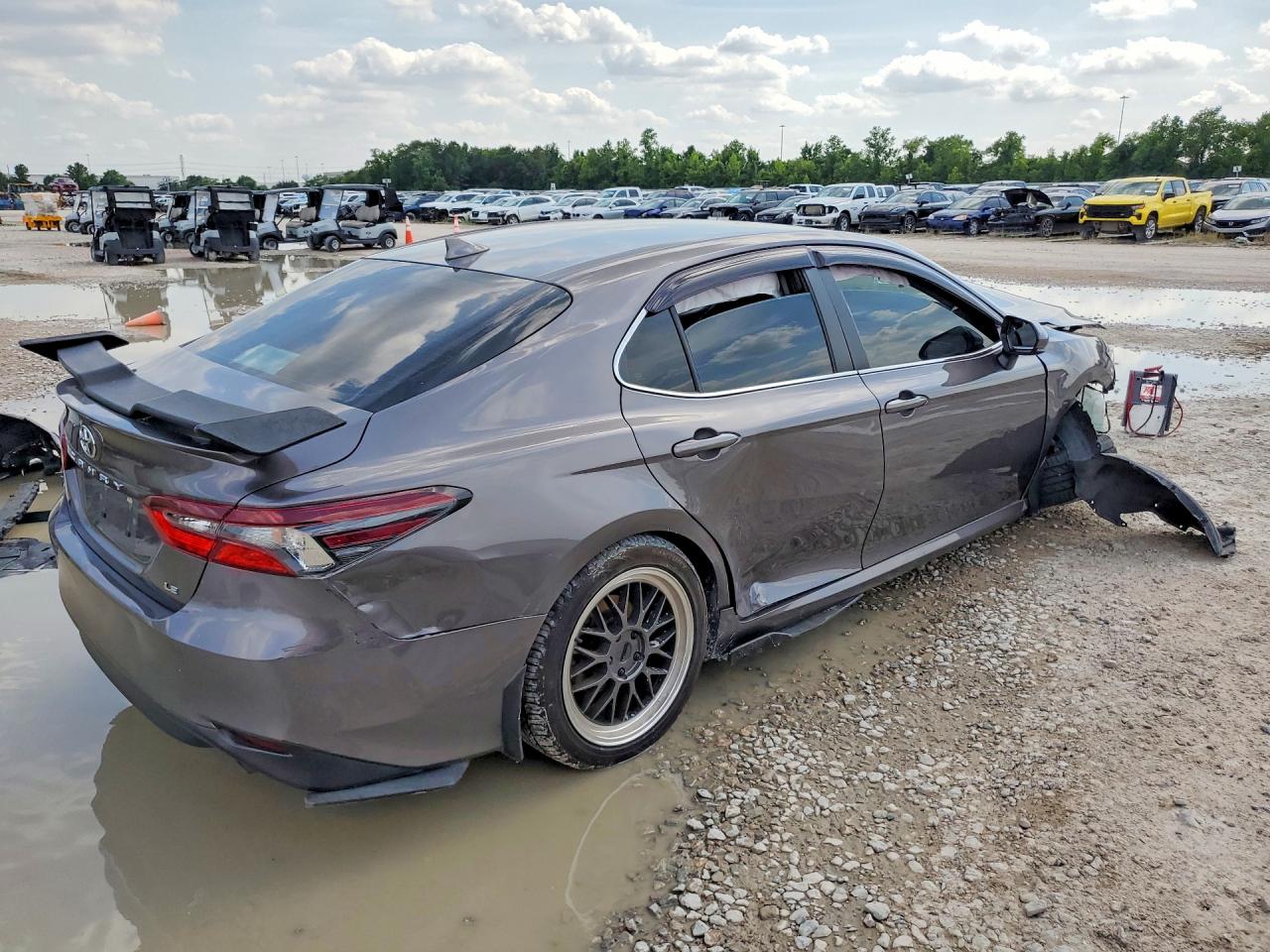 2023 Toyota Camry Le Gray vin: 4T1C11AKXPU725555
