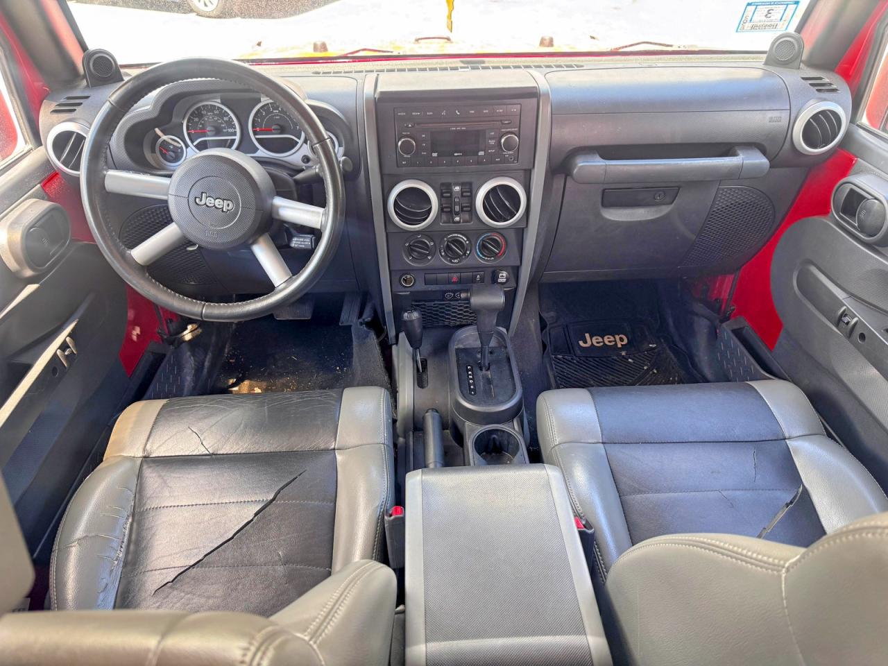 2010 Jeep Wrangler Unlimited Sahara Burgundy vin: 1J4BA5H16AL215165