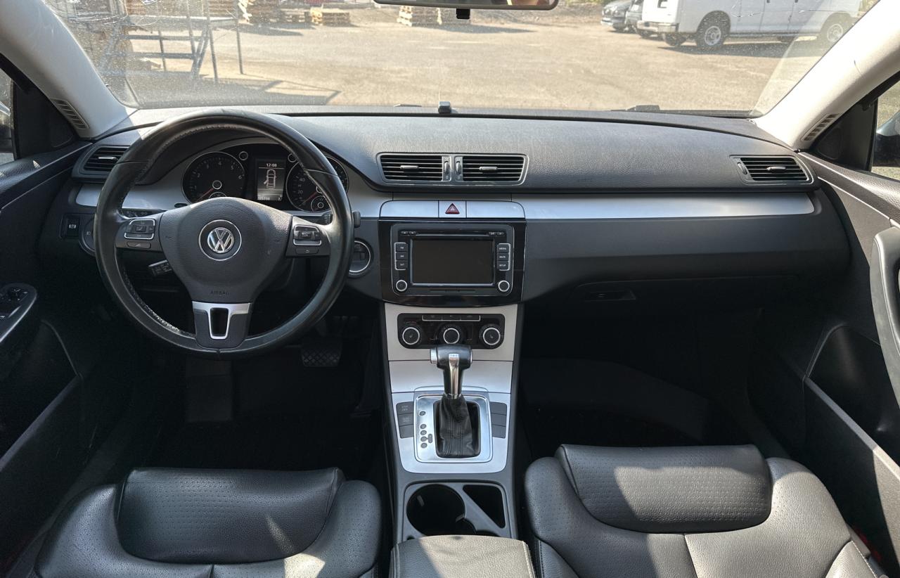 2010 Volkswagen Passat 2.0t Серый vin: WVWAK9AN5AP043822