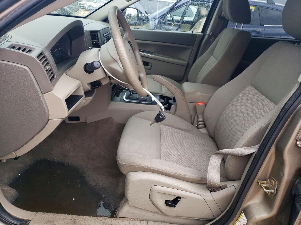2005 Jeep Grand Cherokee Laredo Желто-коричневый vin: 1J4GR48K55C674937