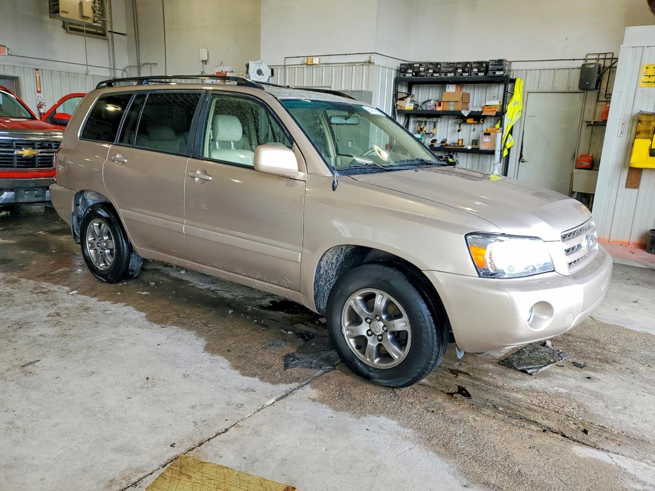 2005 Toyota Highlander Base Tan vin: JTEEP21A650089855