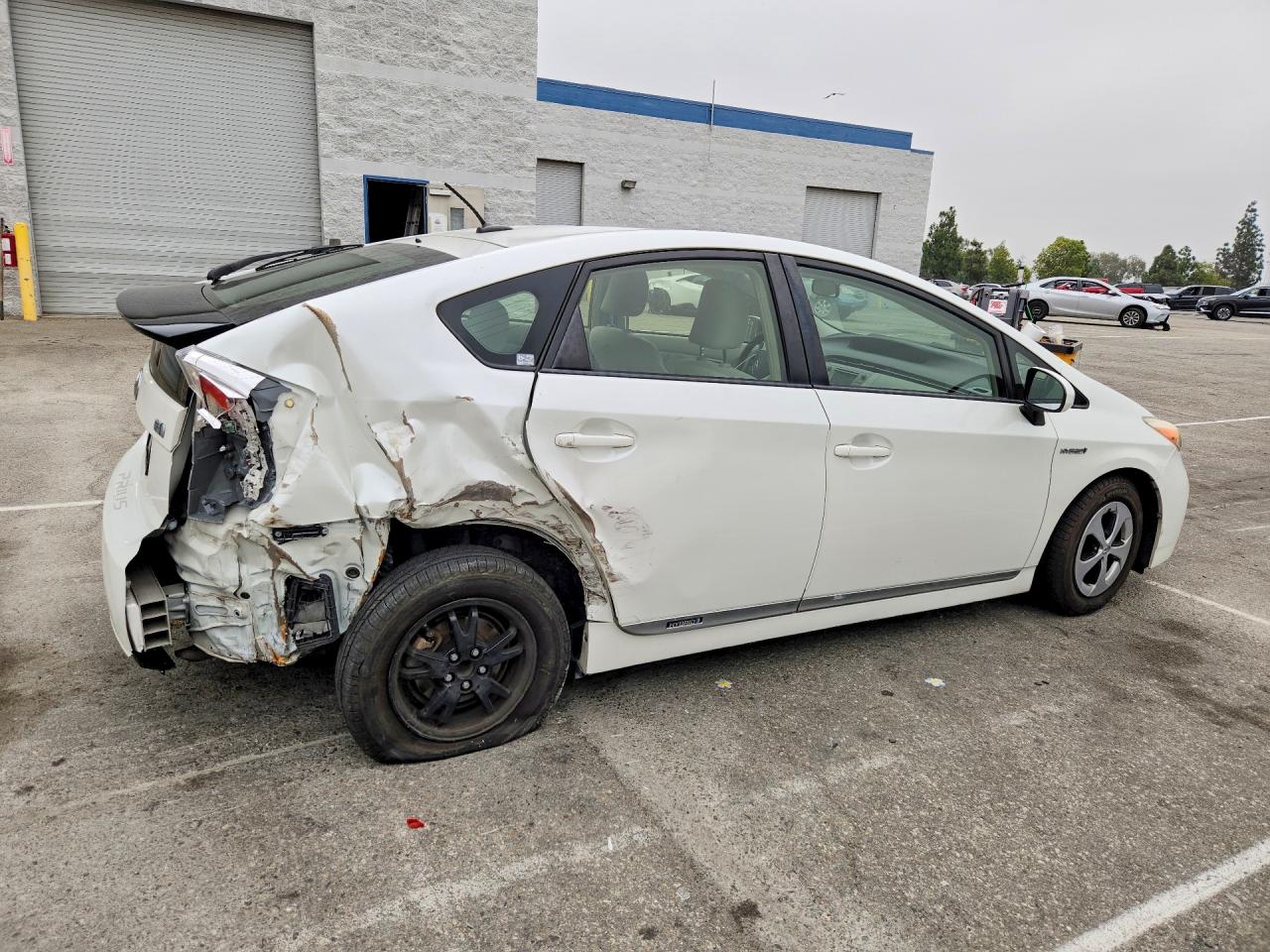 2014 Toyota Prius Three White vin: JTDKN3DU7E1781321
