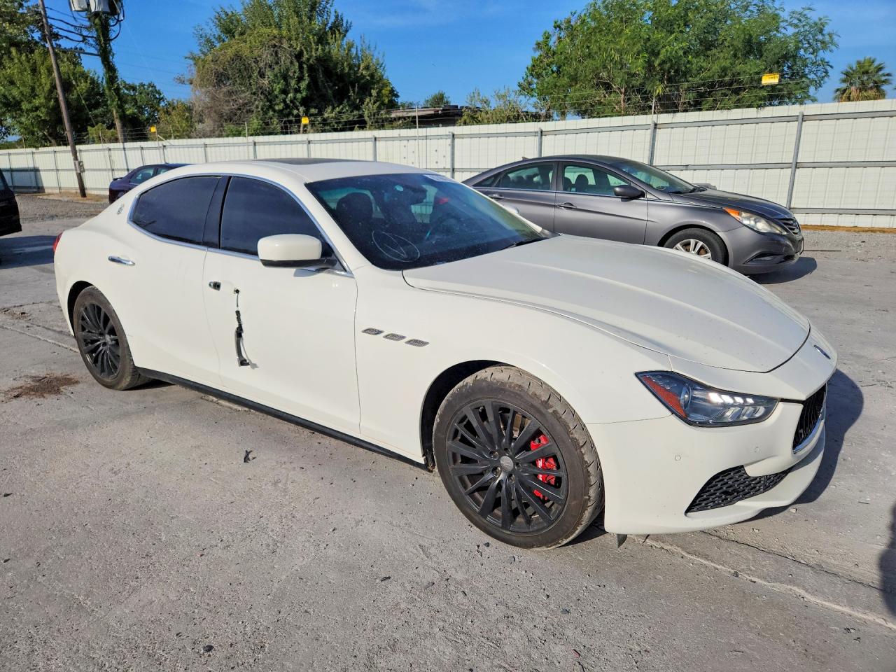 2014 Maserati Ghibli S White vin: ZAM57RTAXE1106530