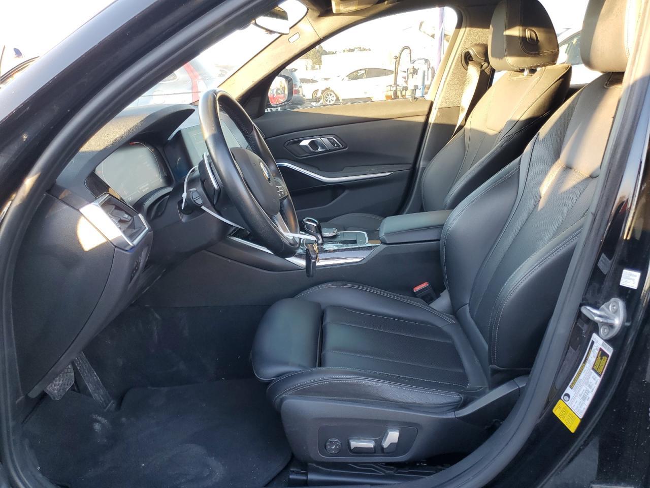 2022 Bmw 330i    Black vin: 3MW5R1J04N8C27833