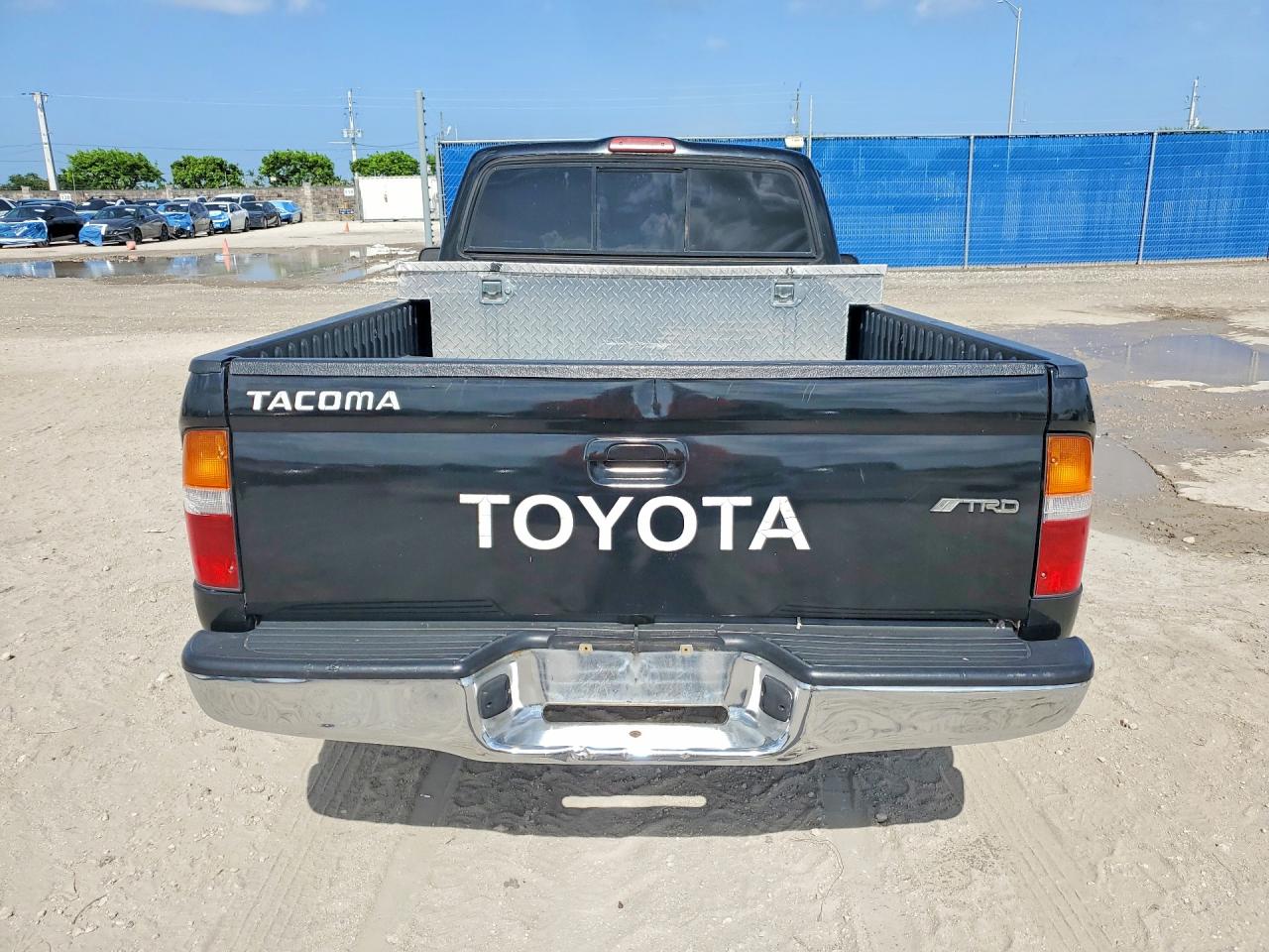 1998 Toyota Tacoma Base Black vin: 4TANL42N2WZ081533