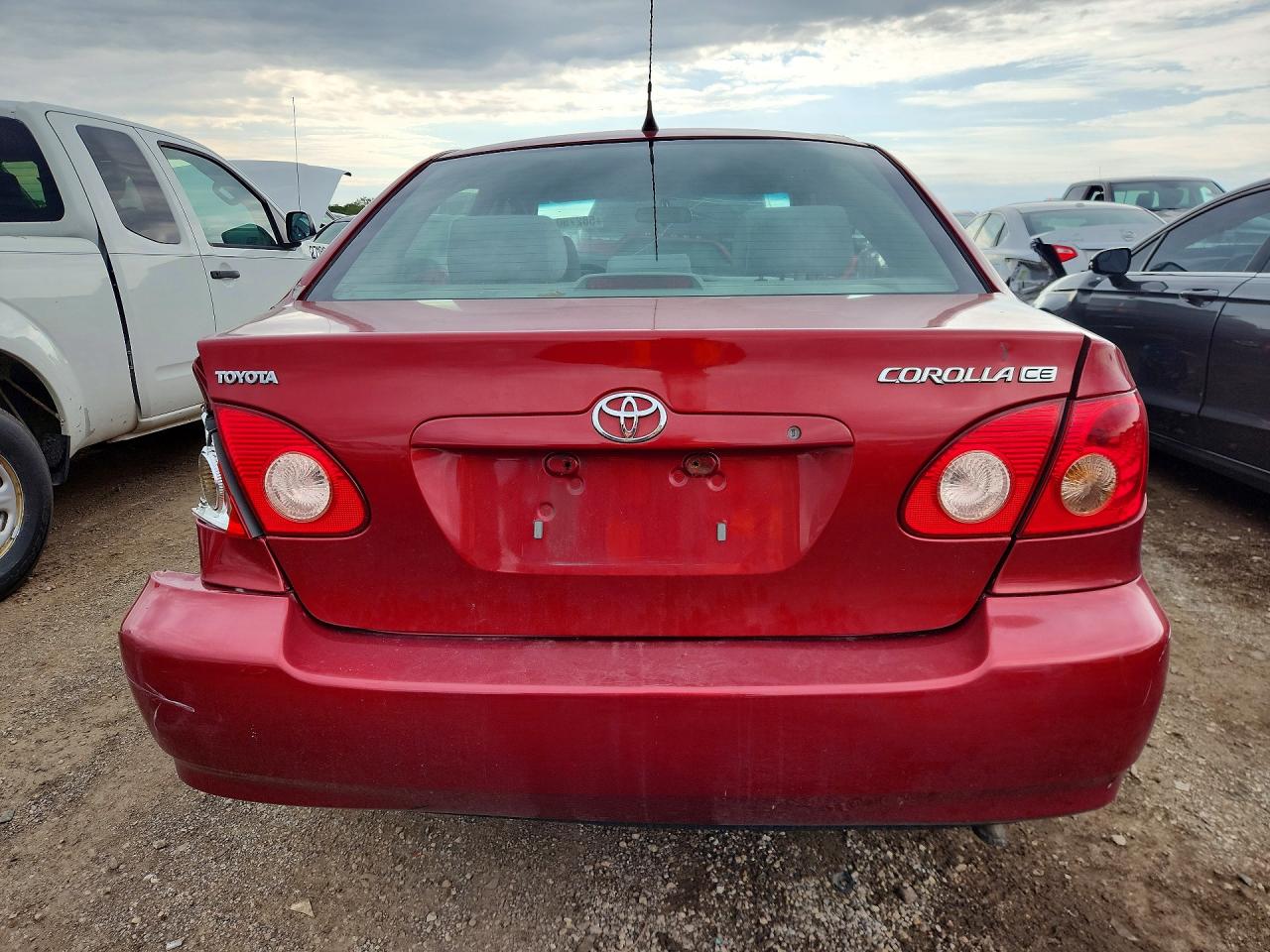 2007 Toyota Corolla Ce Red vin: 1NXBR32E87Z764816