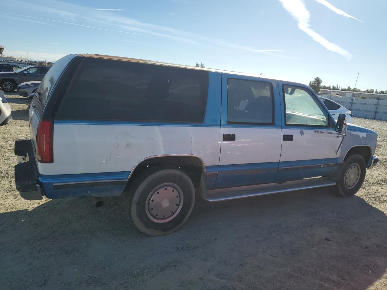 1992 Chevrolet Suburban C2500 Blue vin: 1GNGC26N6NJ331467