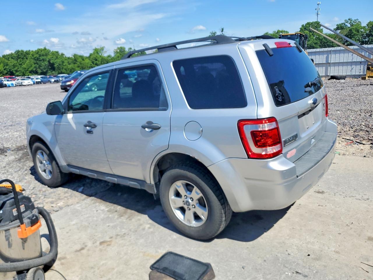 2011 Ford Escape Xlt Silver vin: 1FMCU9D73BKC22290